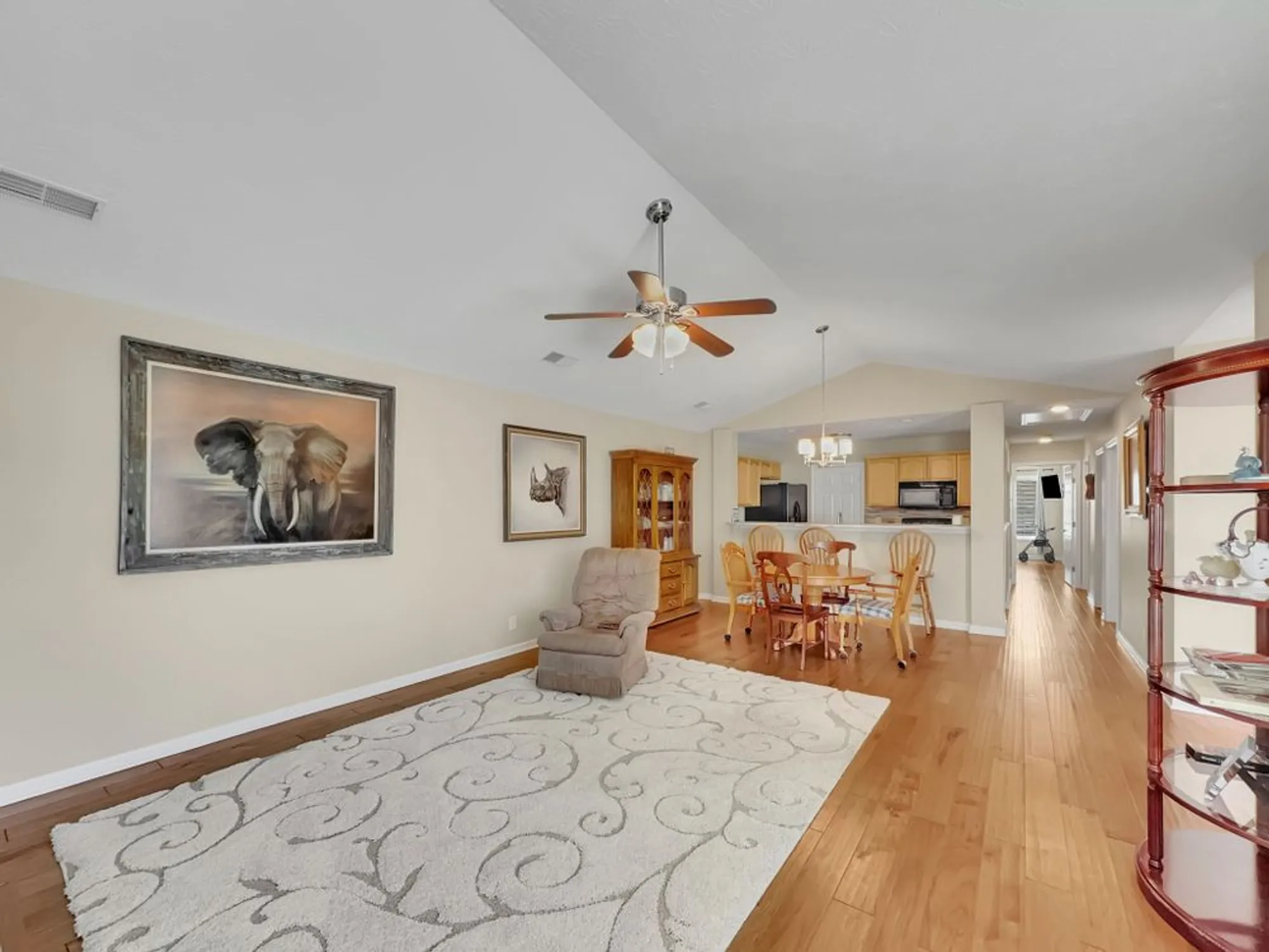 Property Slideshow image 6 of 30 | 395 devon chase hl unit 3804, Gallatin, TN, 37066