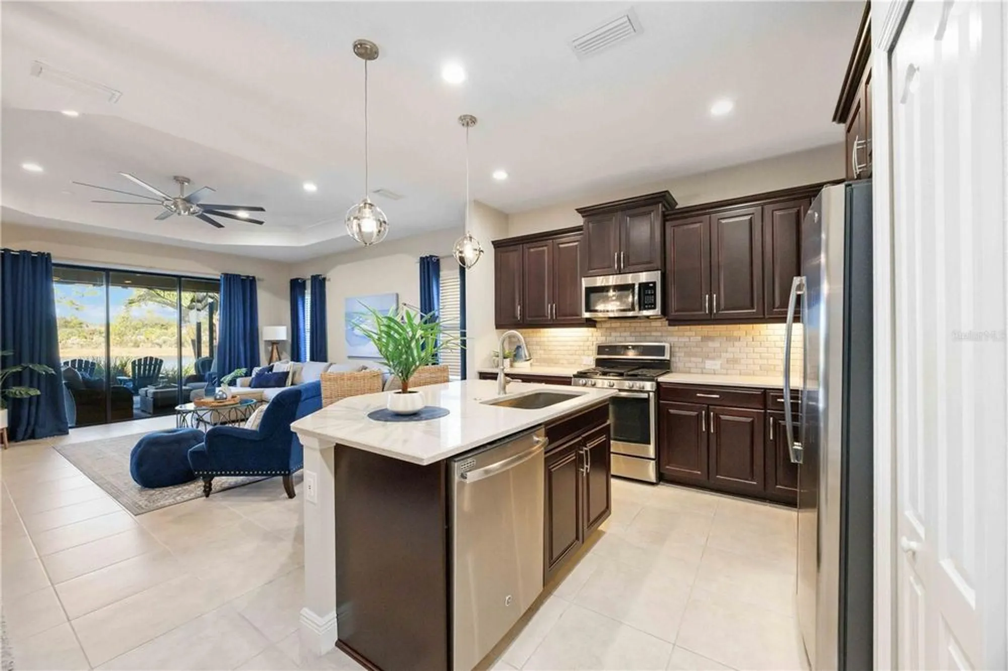 Property Slideshow image 18 of 70 | 21625 avon park ct, Venice, FL, 34293