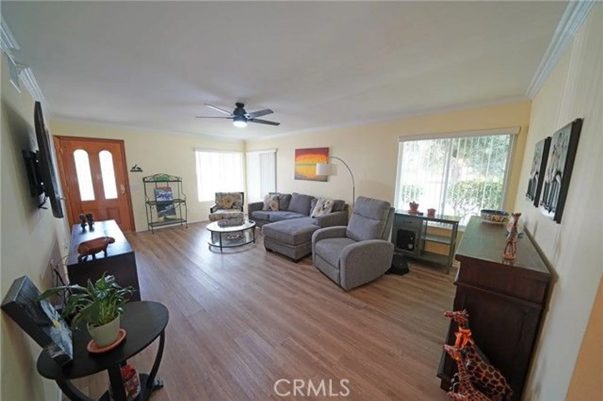Property Slideshow image 6 of 18 | 26360 oakspur dr a, Newhall, CA, 91321