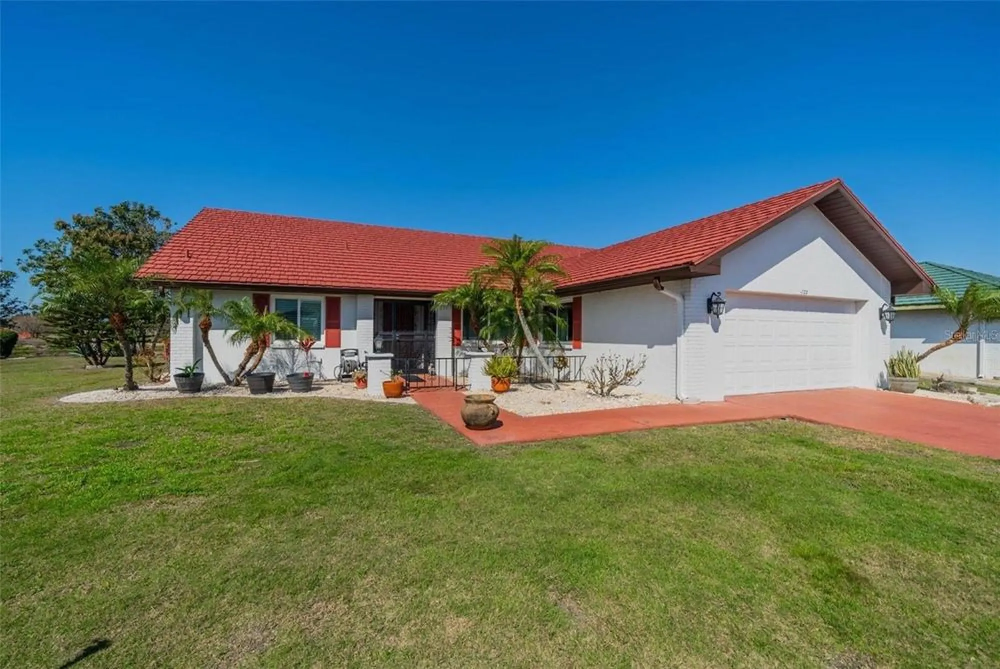 Property Slideshow image 1 of 37 | 1723 wolf laurel dr, Sun City Center, FL, 33573
