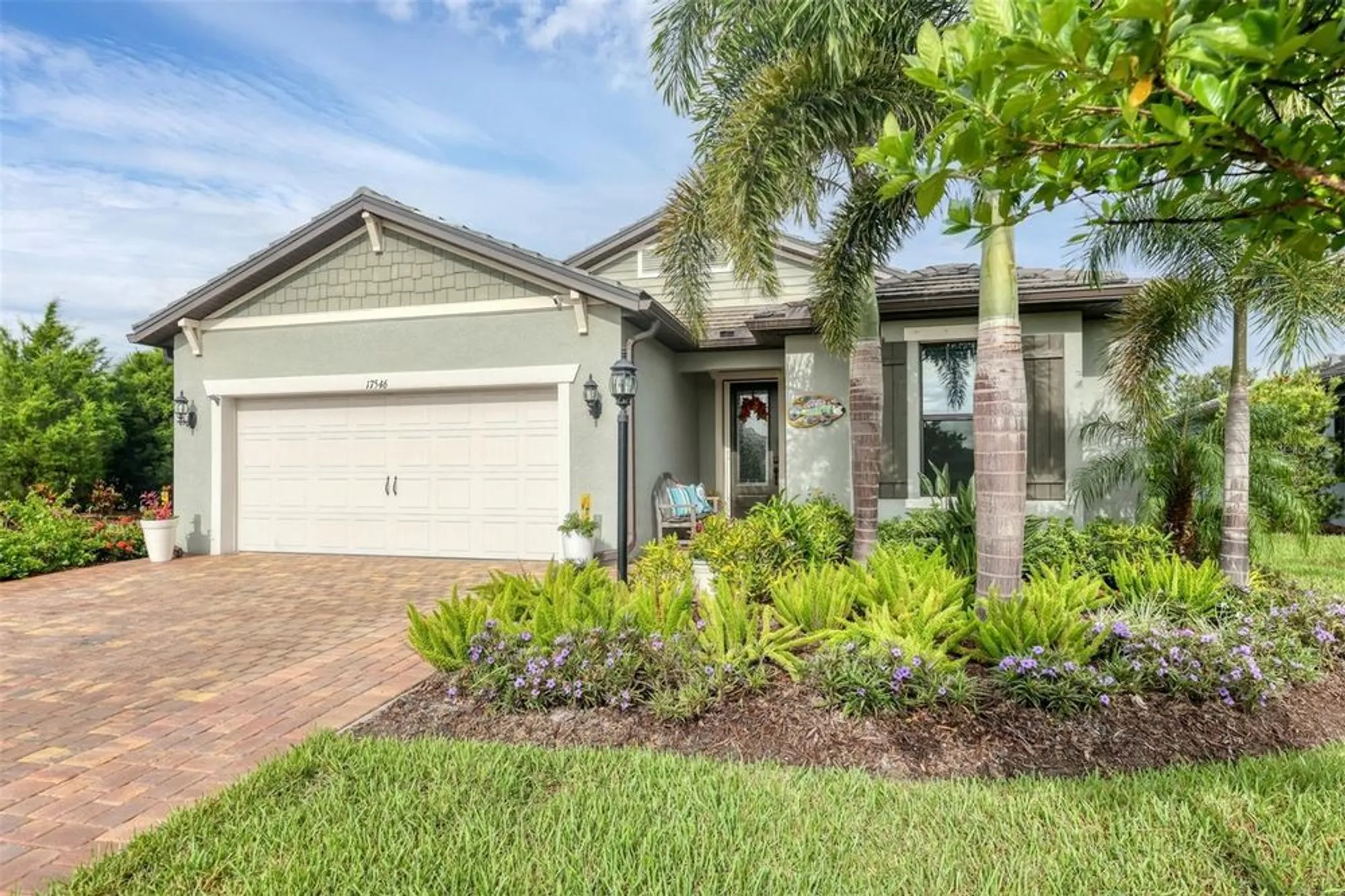 Property Slideshow image 4 of 73 | 17546 northwood pl, Bradenton, FL, 34202