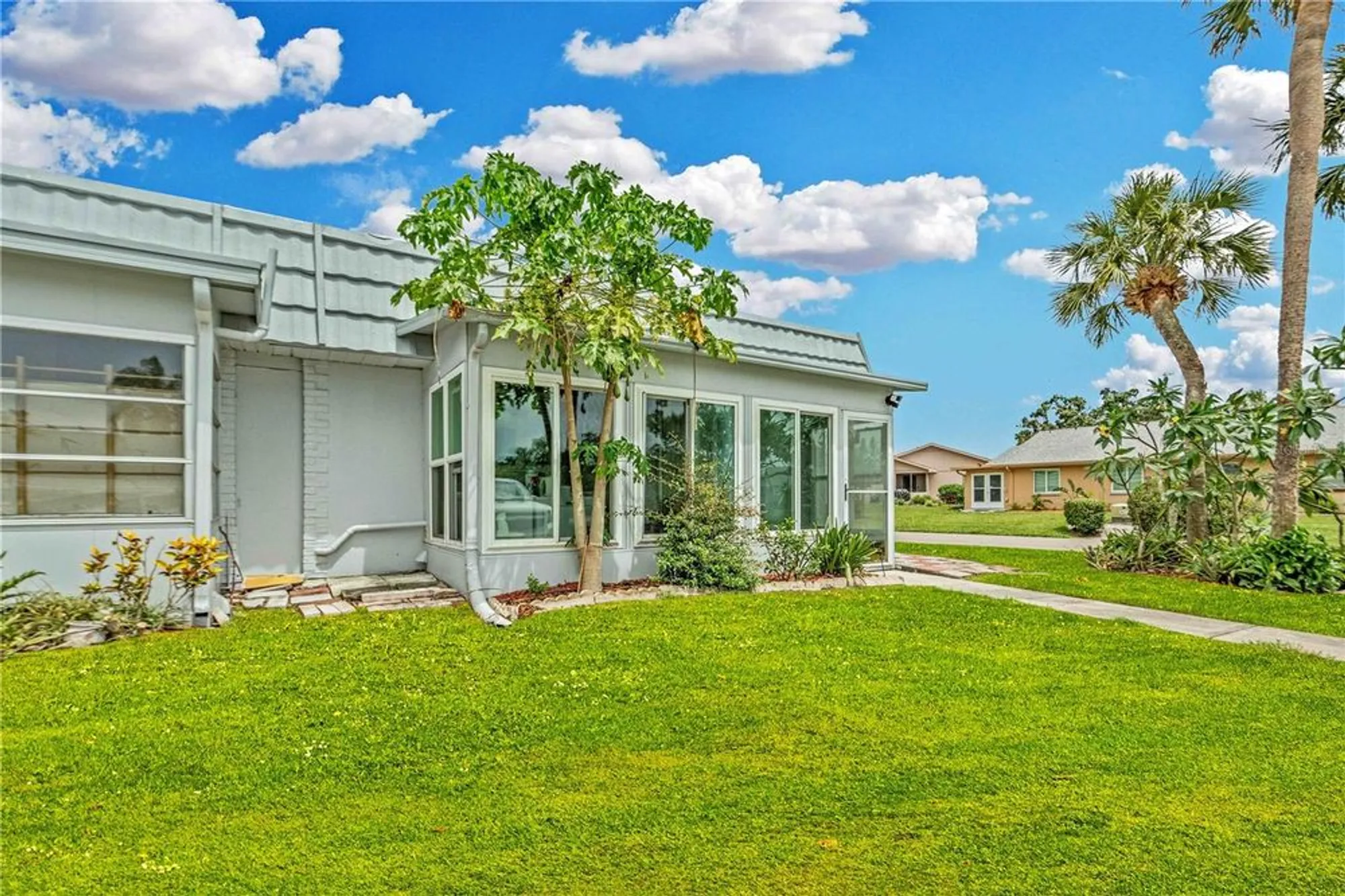 Property Slideshow image 18 of 19 | 202 bedford trl apt 120, Sun City Center, FL, 33573