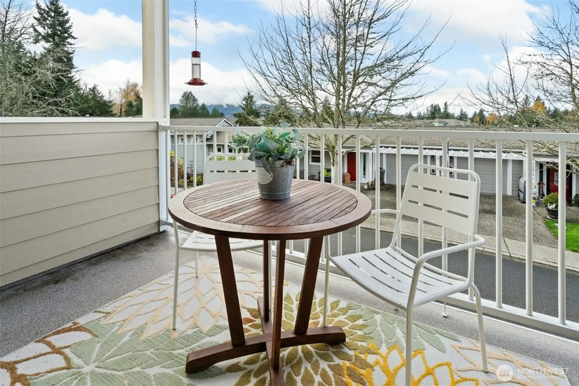 Property Slideshow image 4 of 31 | 22535 se highland cir 206, Issaquah, WA, 98029