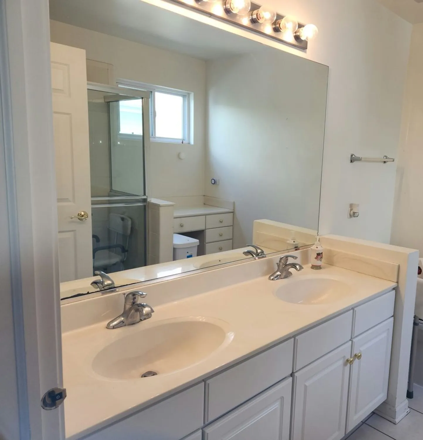 Property Slideshow image 14 of 25 | 21316 w redwood dr, Plainfield, IL, 60544