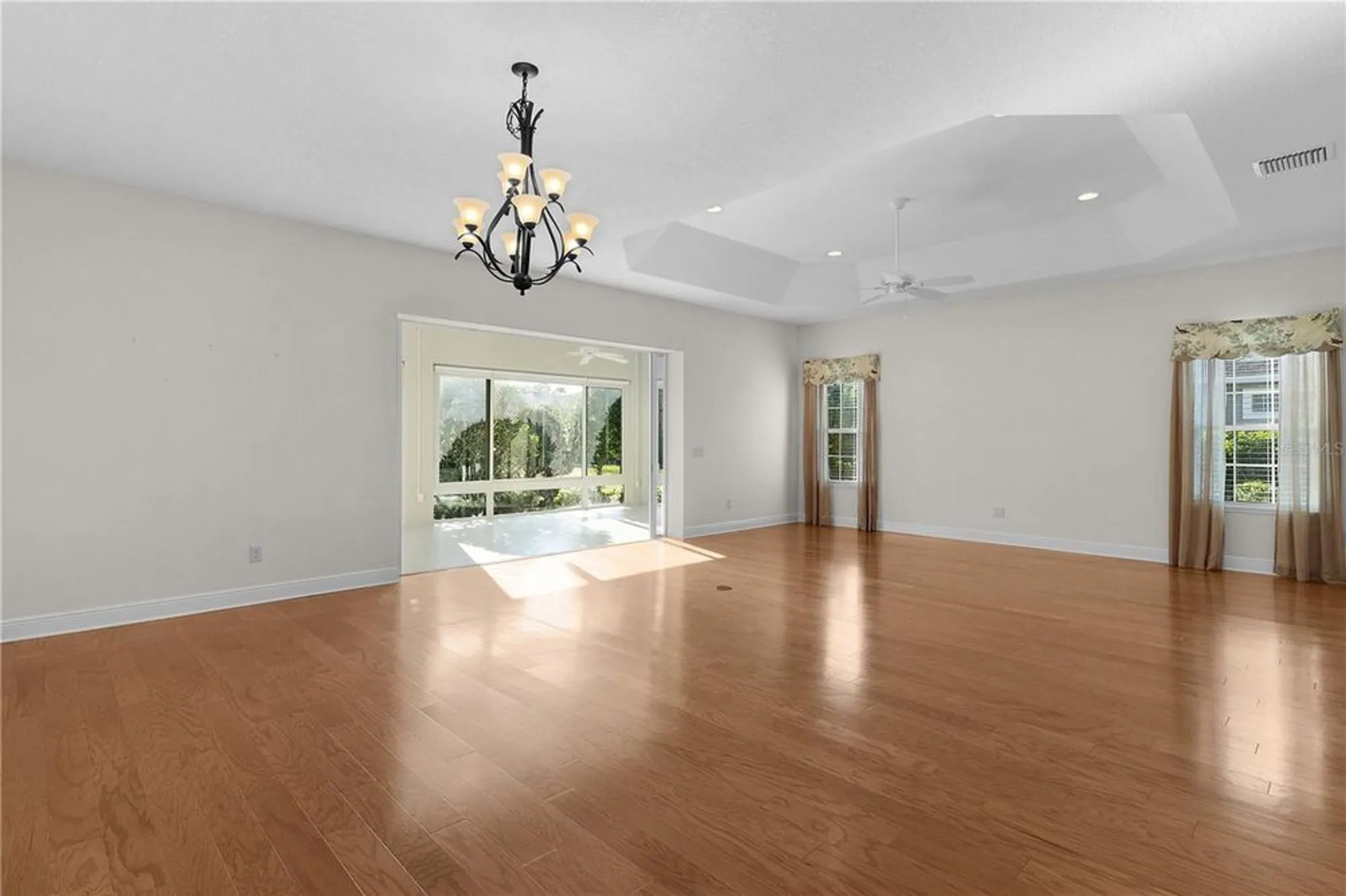 Property Slideshow image 10 of 51 | 2935 cedar grove loop, The Villages, FL, 32163