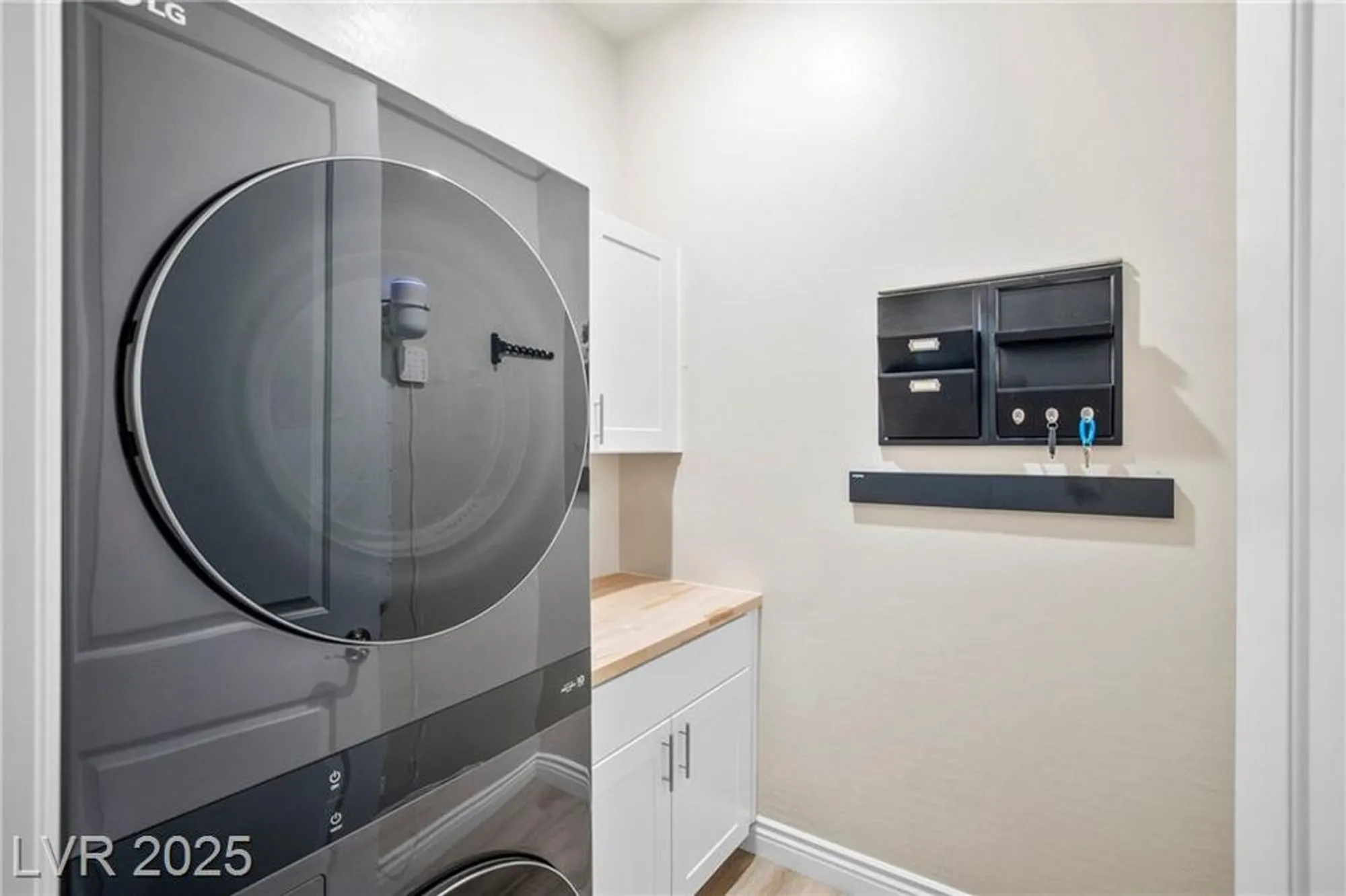 Property Slideshow image 22 of 45 | 10631 silver pond ave, Las Vegas, NV, 89135