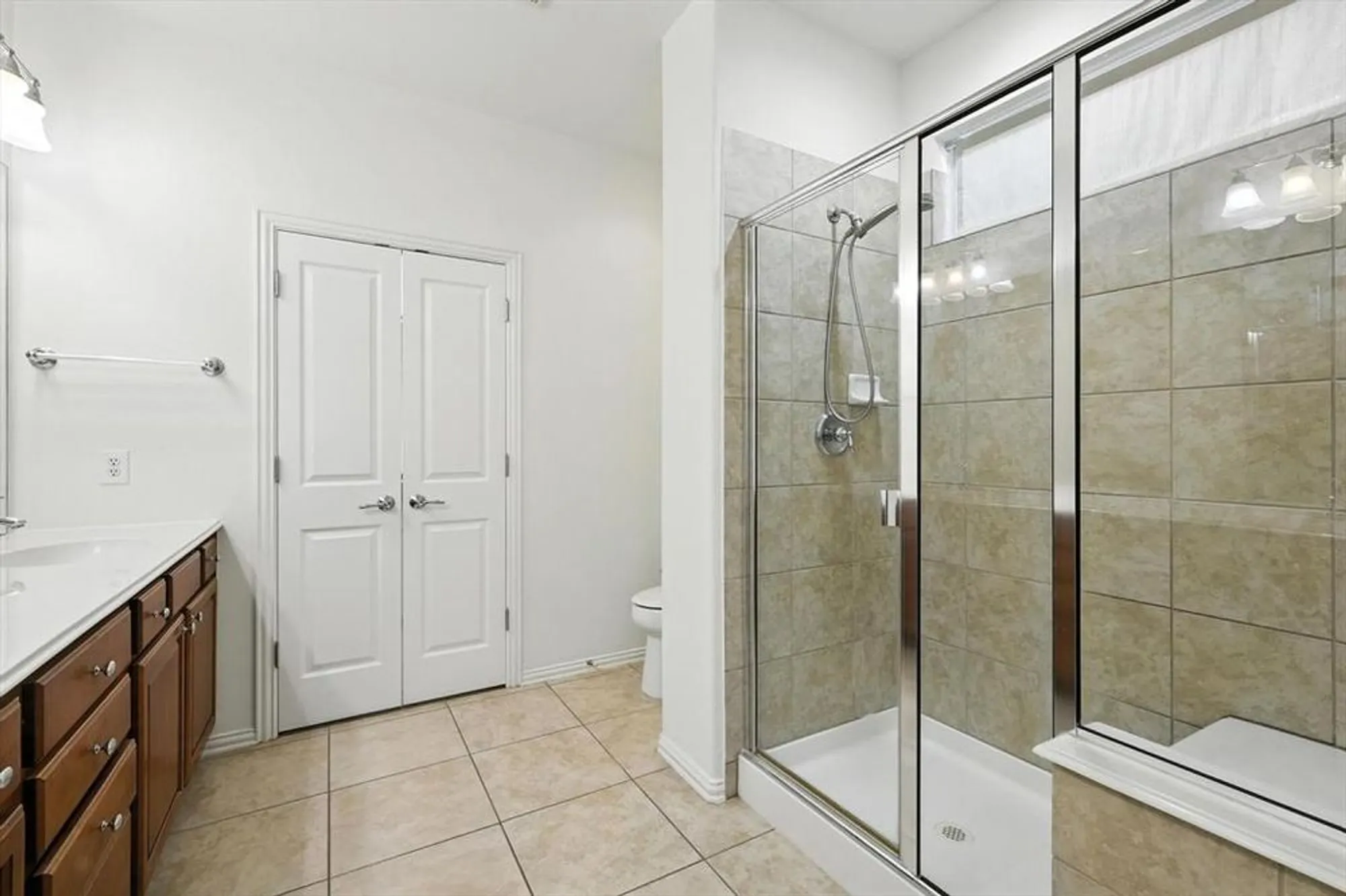 Property Slideshow image 16 of 39 | 7543 angel trace dr, Frisco, TX, 75036