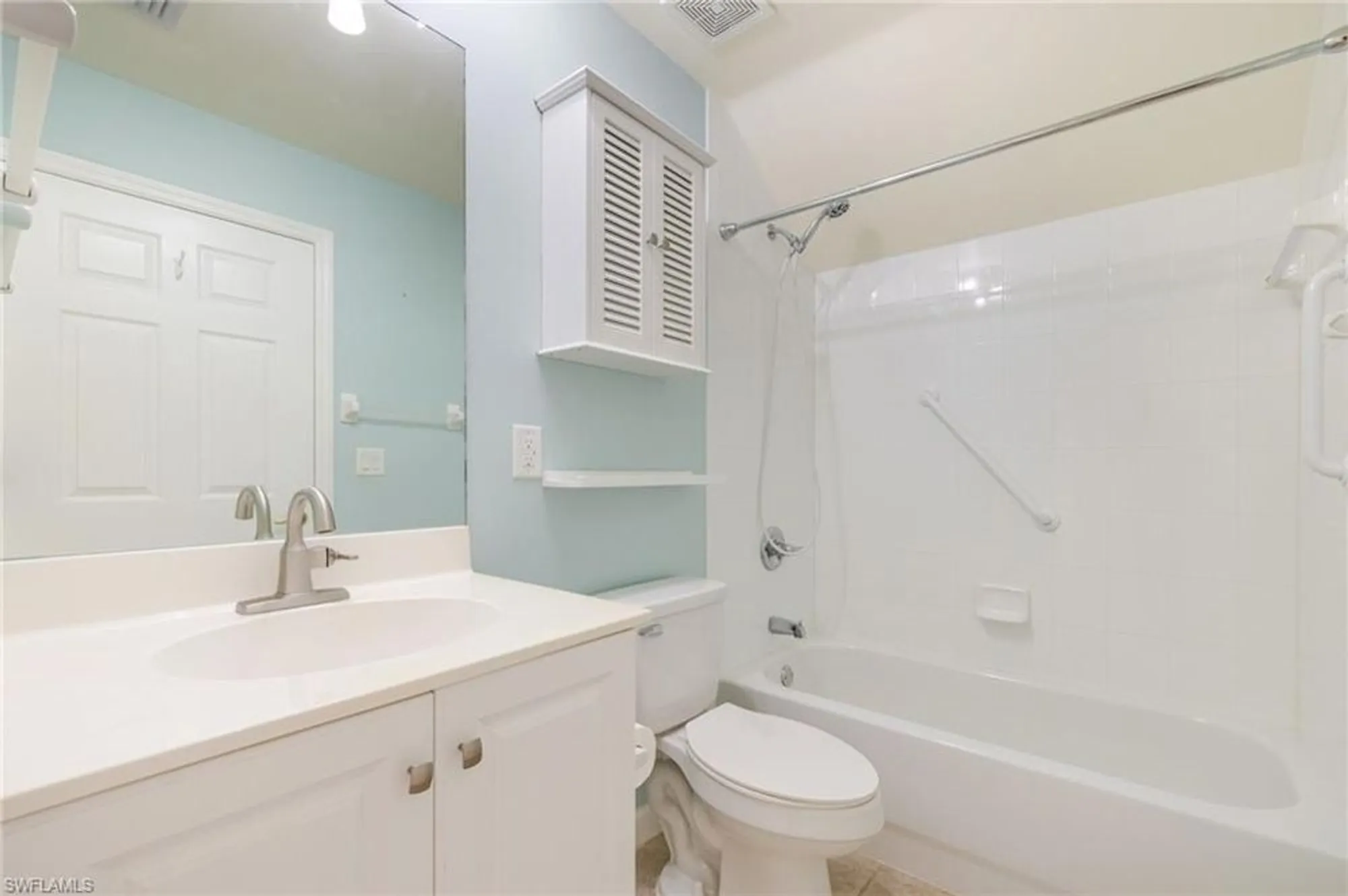 Property Slideshow image 14 of 37 | 20211 burnside pl 203, Estero, FL, 33928