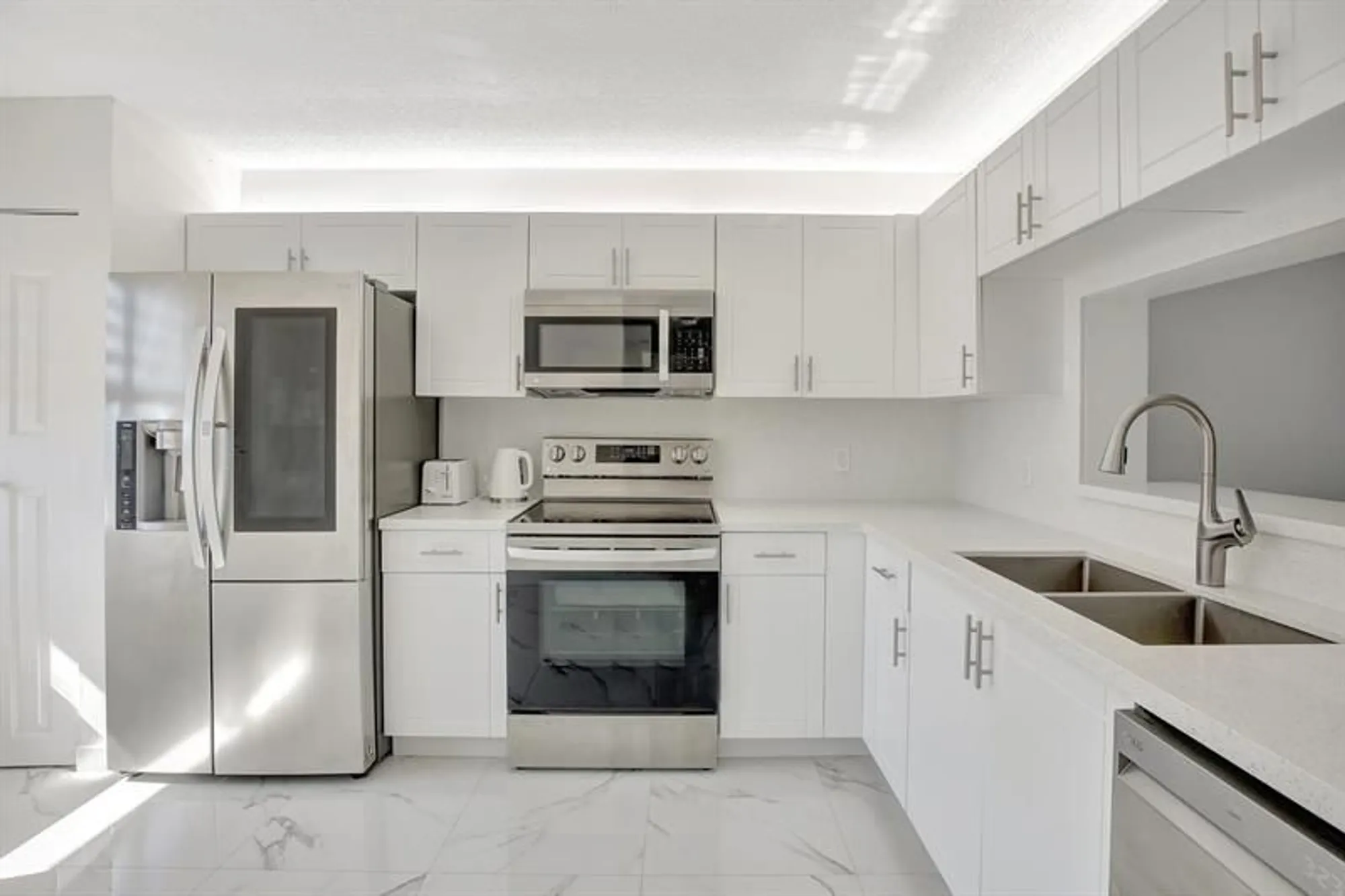 Property Slideshow image 6 of 45 | 13355 sw 16th ct, Pembroke Pines, FL, 33027