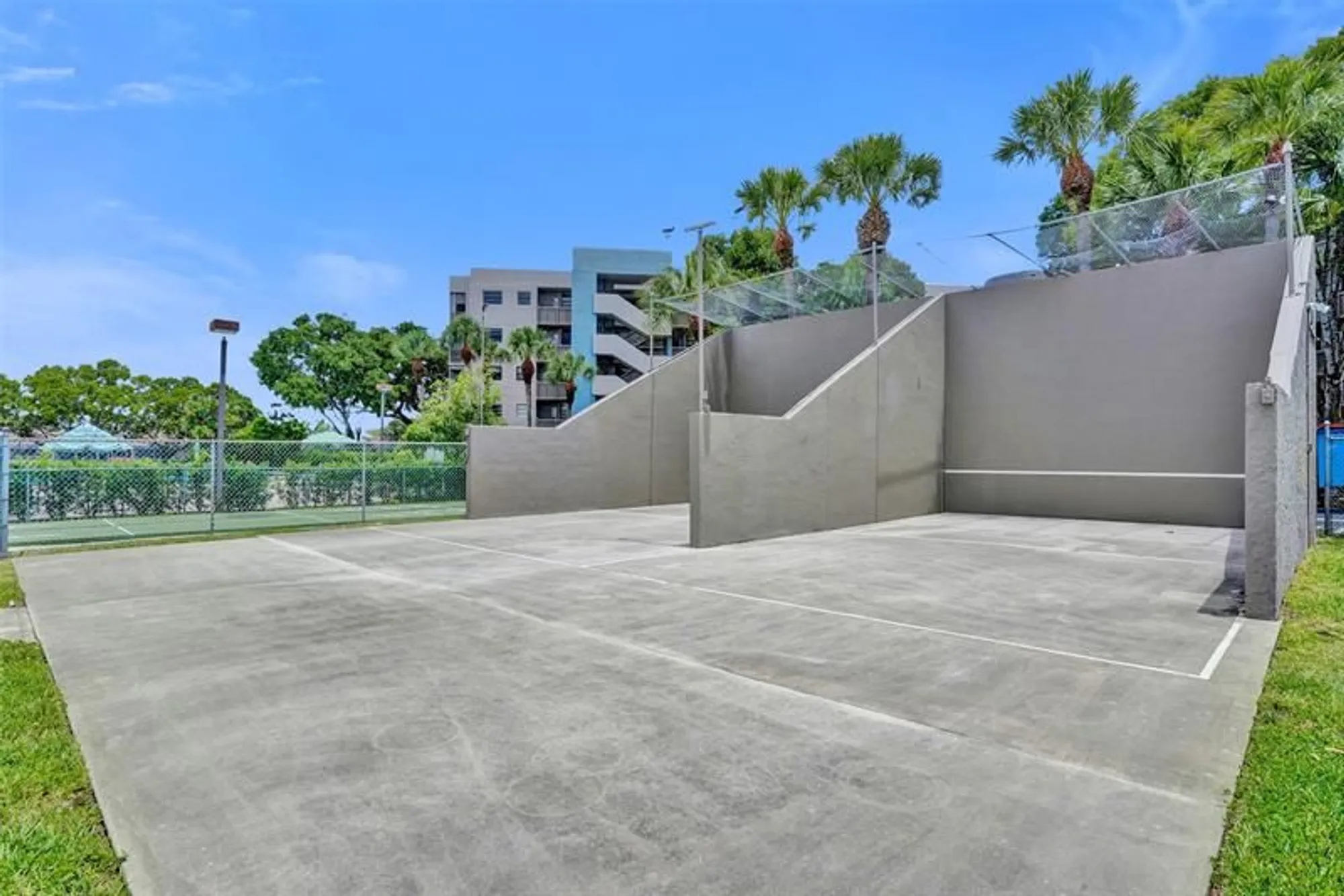 Property Slideshow image 26 of 29 | 900 colony point cir apt 221, Pembroke Pines, FL, 33026