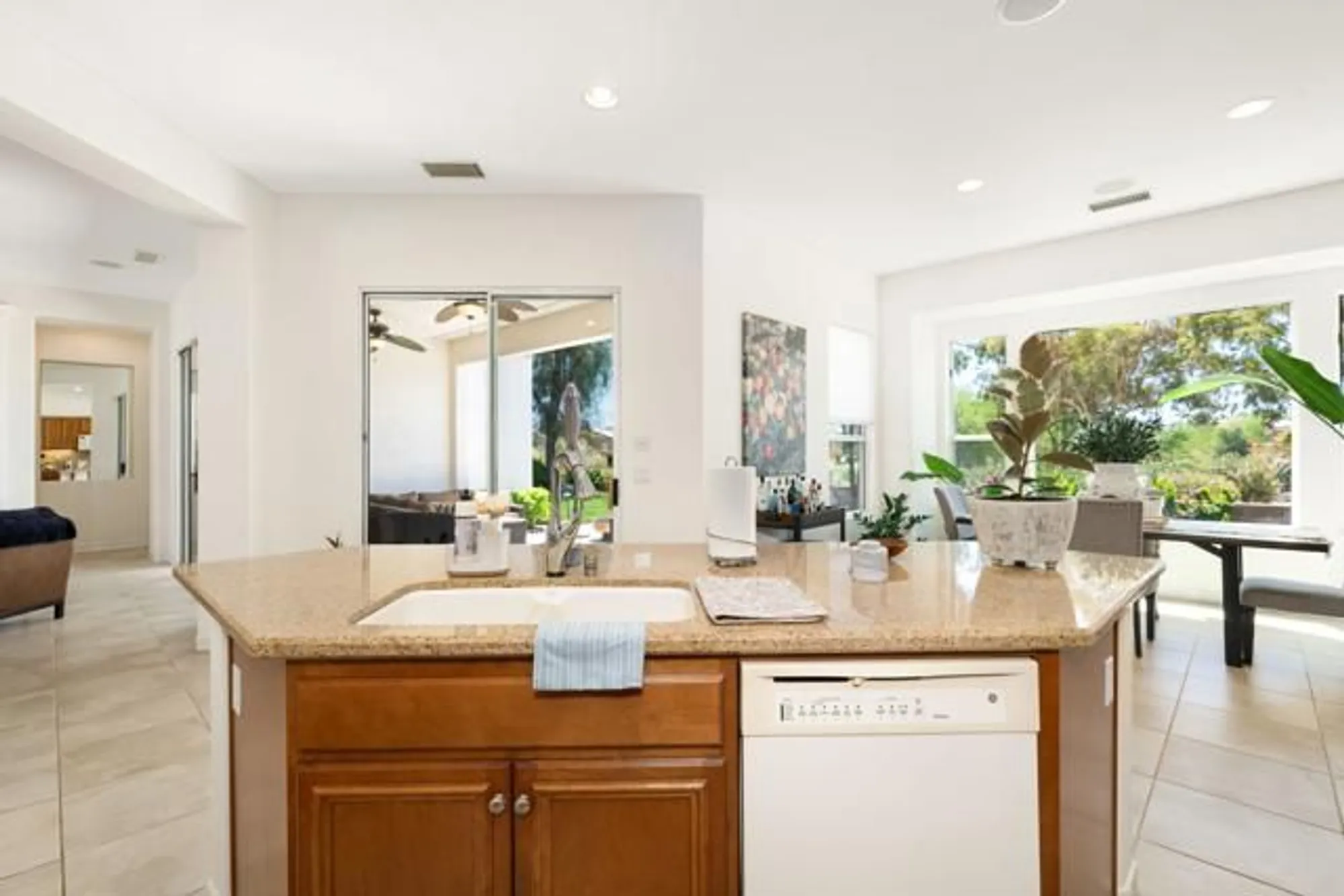 Property Slideshow image 15 of 77 | 81799 prism dr, La Quinta, CA, 92253