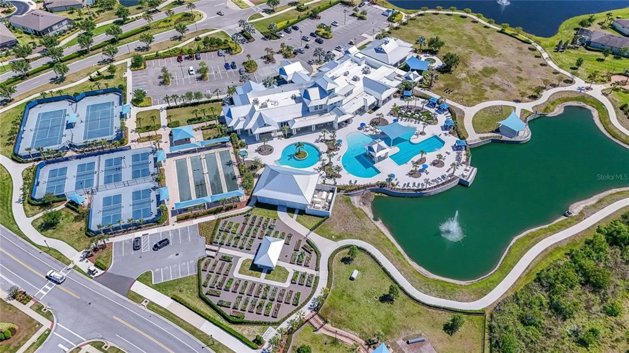 Property Slideshow image 44 of 68 | 18629 coastal shore ter, Land O Lakes, FL, 34638