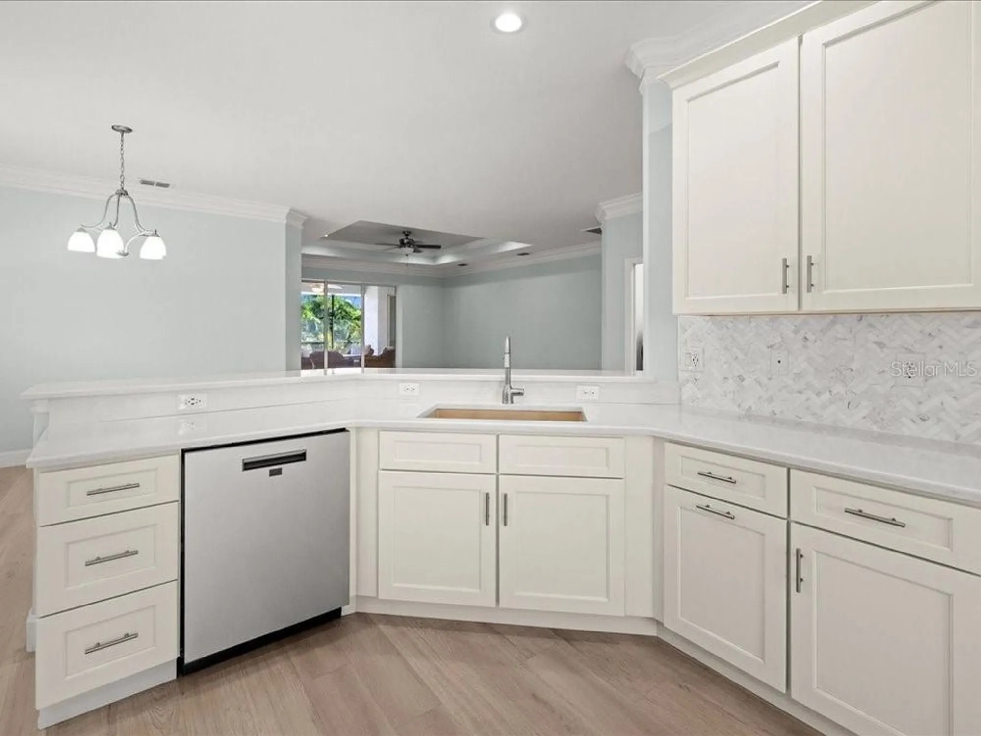 Property Slideshow image 12 of 47 | 552 box elder ct, Englewood, FL, 34223