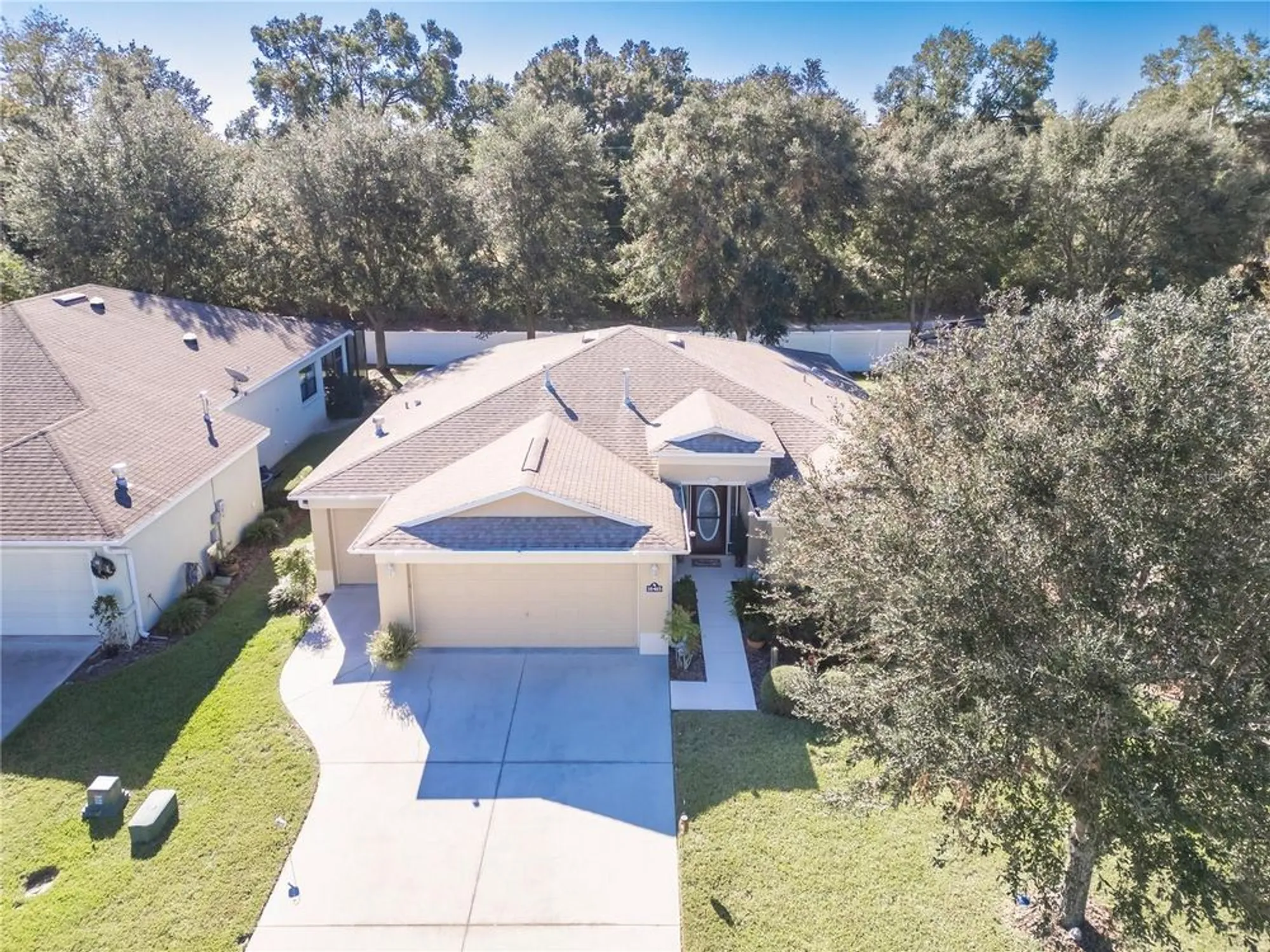 Property Slideshow image 6 of 73 | 16465 sw 14th avenue rd, Ocala, FL, 34473