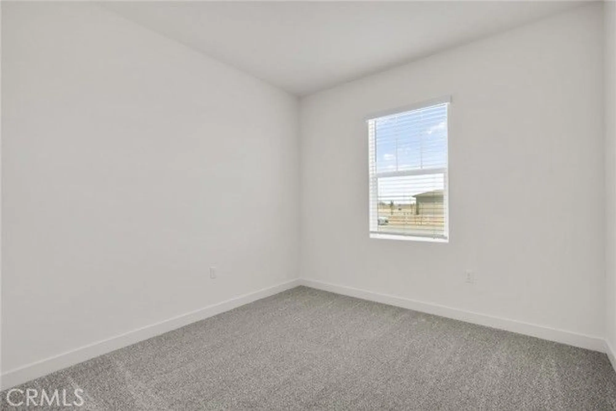 Property Slideshow image 4 of 5 | 14840 indigo rd, Apple Valley, CA, 92307