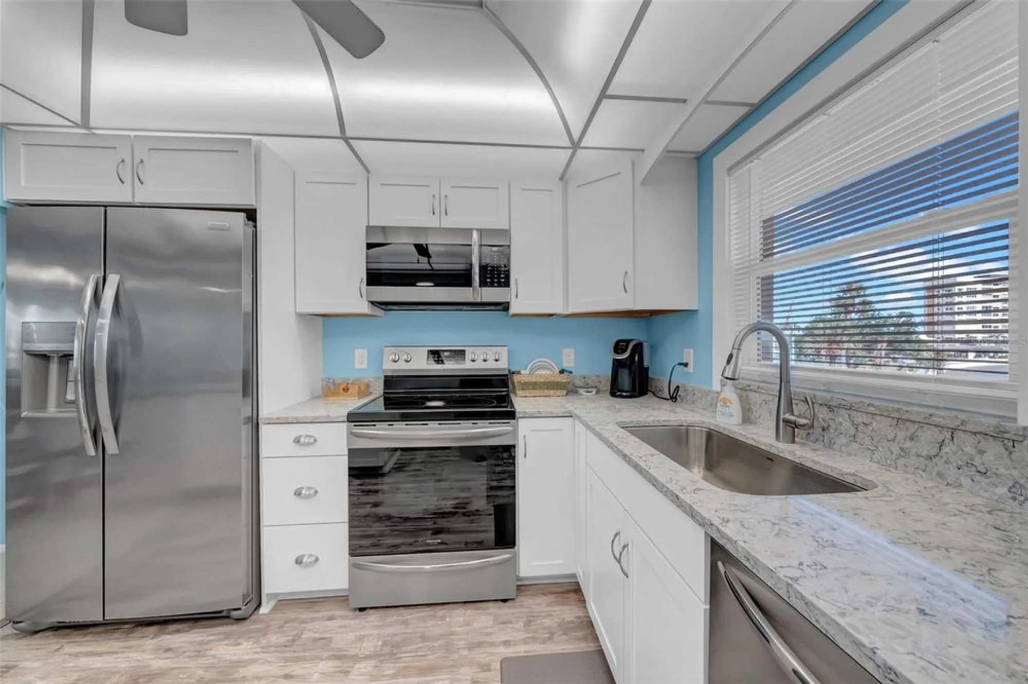Property Slideshow image 30 of 49 | 4725 cove cir apt 302, St Petersburg, FL, 33708