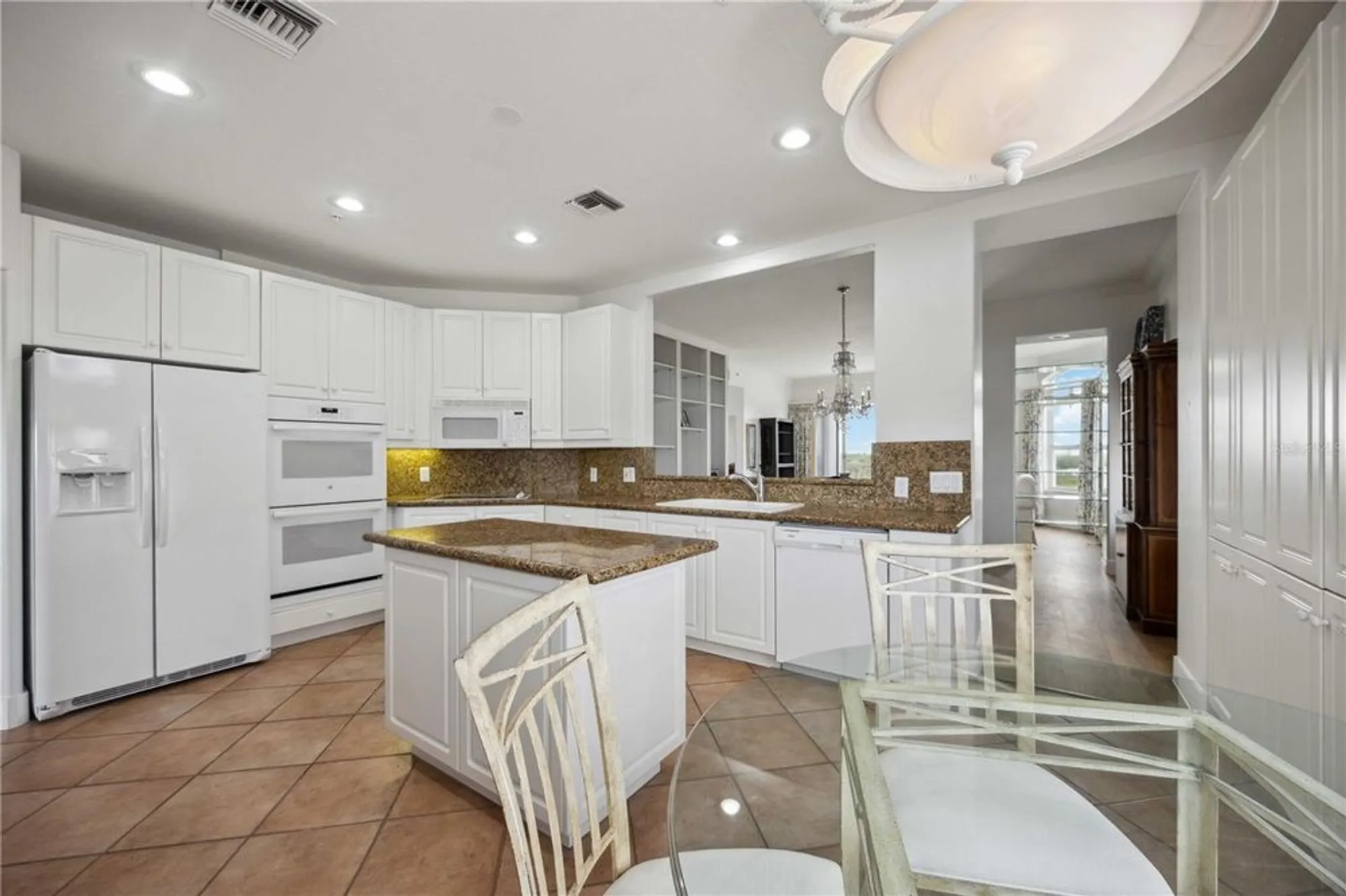 Property Slideshow image 17 of 41 | 5450 eagles point cir 405, Sarasota, FL, 34231