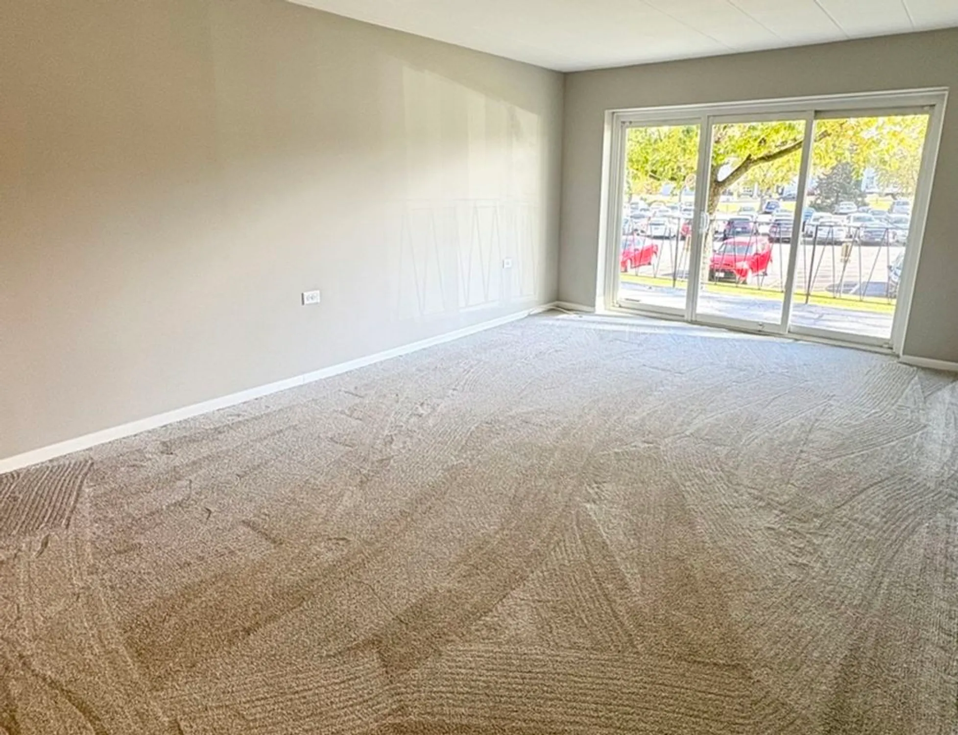 Property Slideshow image 6 of 18 | , Downers Grove, IL, 60515