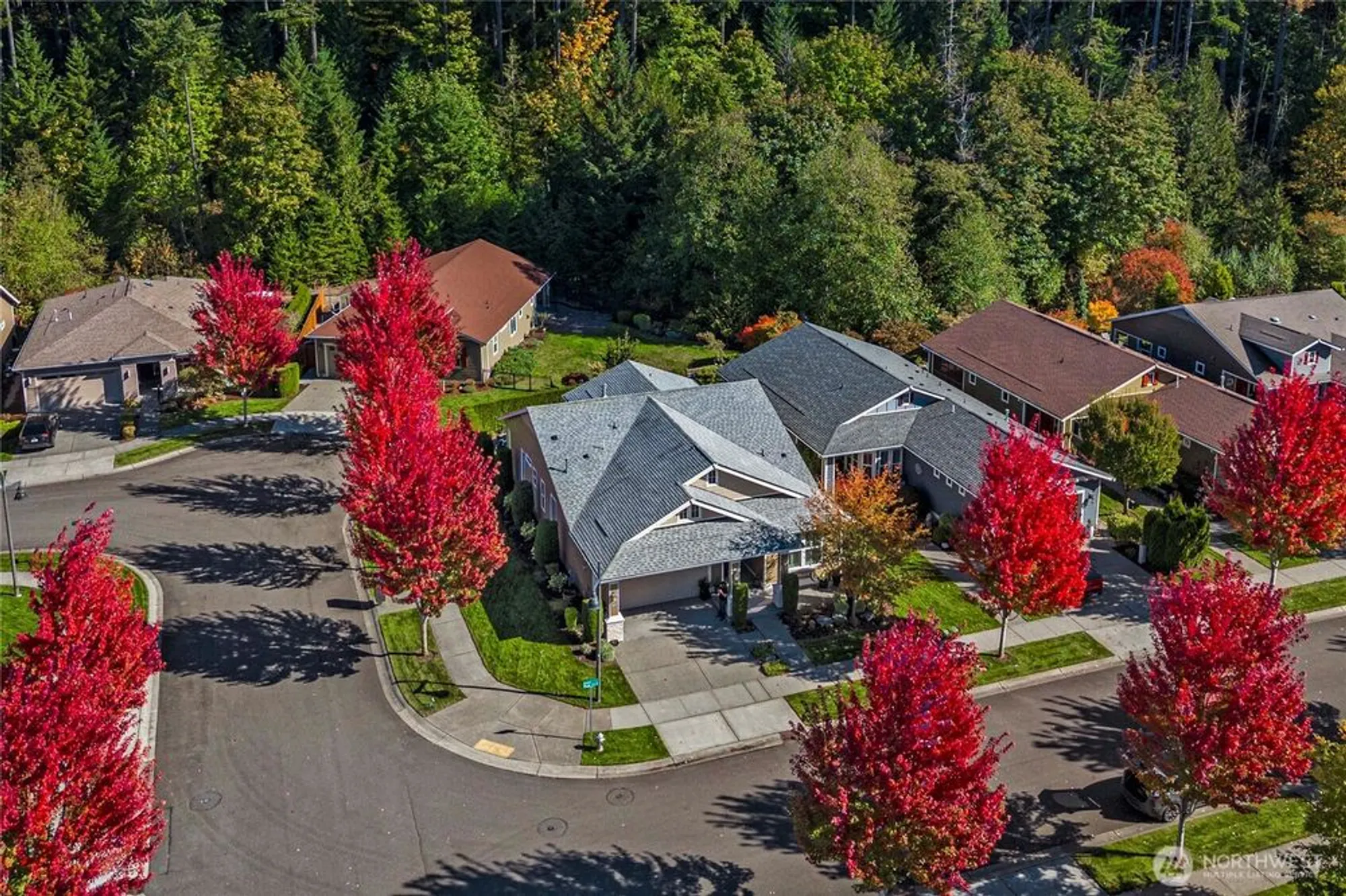 Property Slideshow image 26 of 33 | 14613 knoll park ct, Bonney Lake, WA, 98391