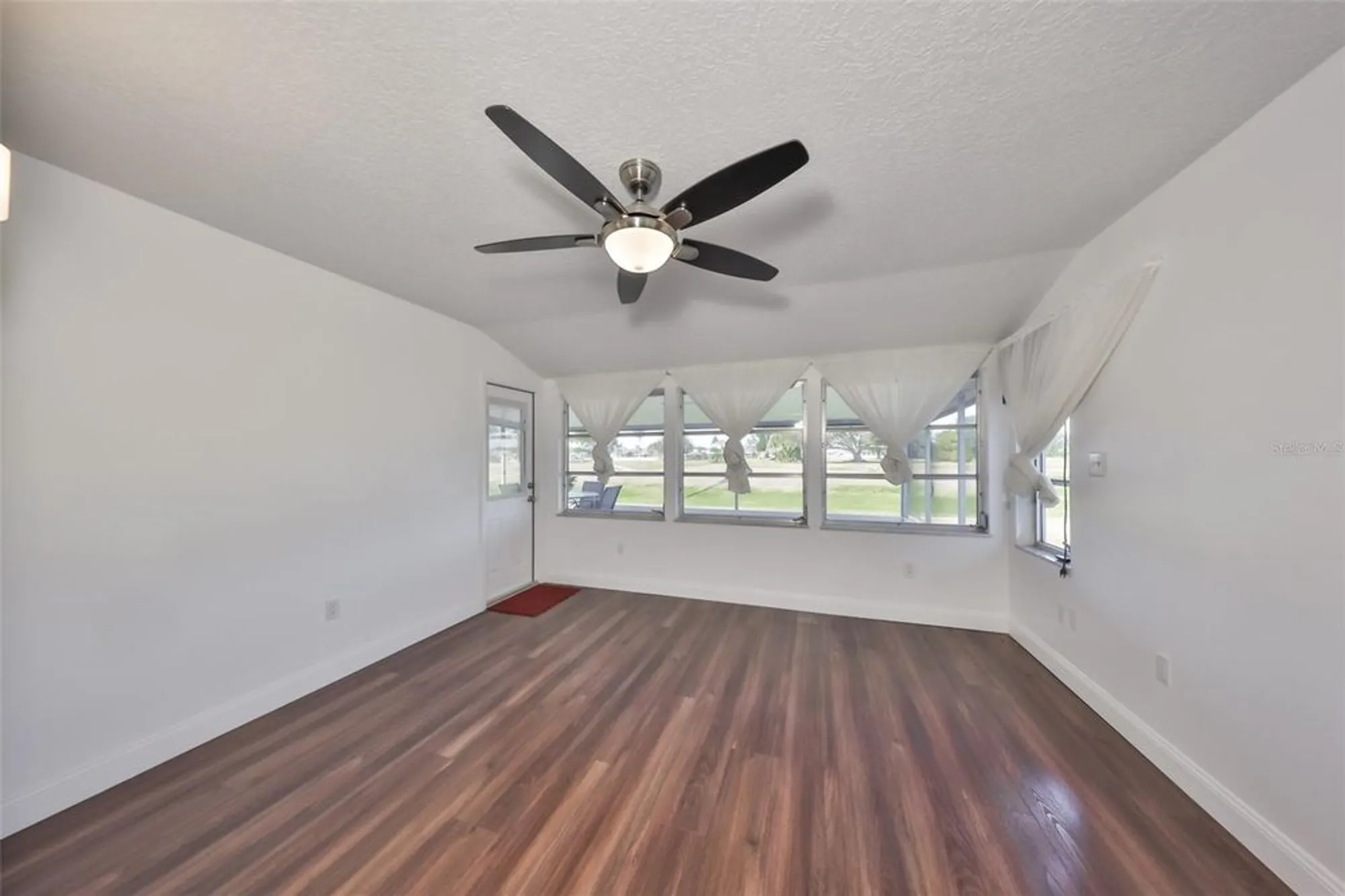 Property Slideshow image 11 of 39 | 611 fox hills dr, Sun City Center, FL, 33573