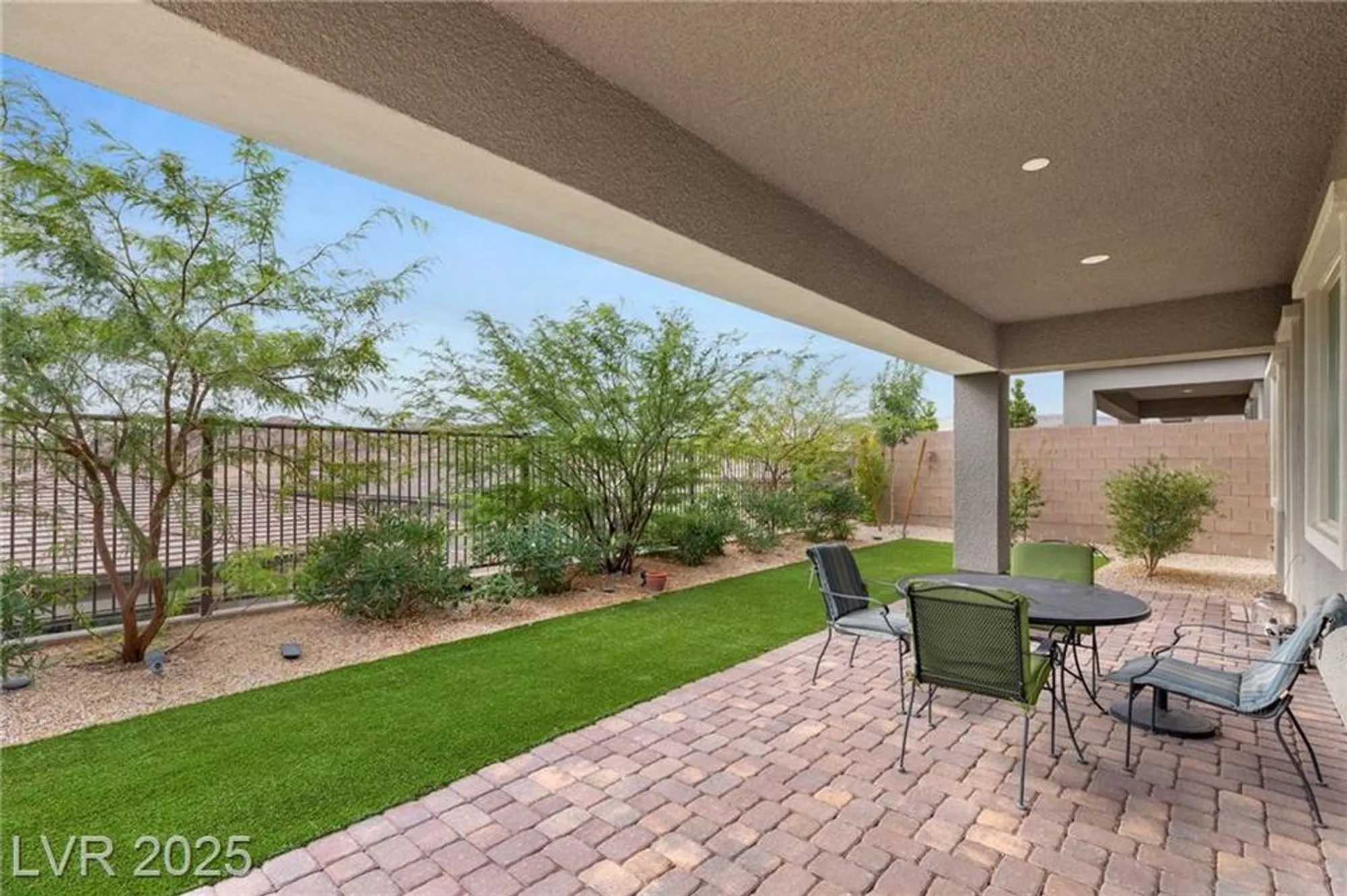 Property Slideshow image 23 of 33 | 912 calluna hills ln, Las Vegas, NV, 89138