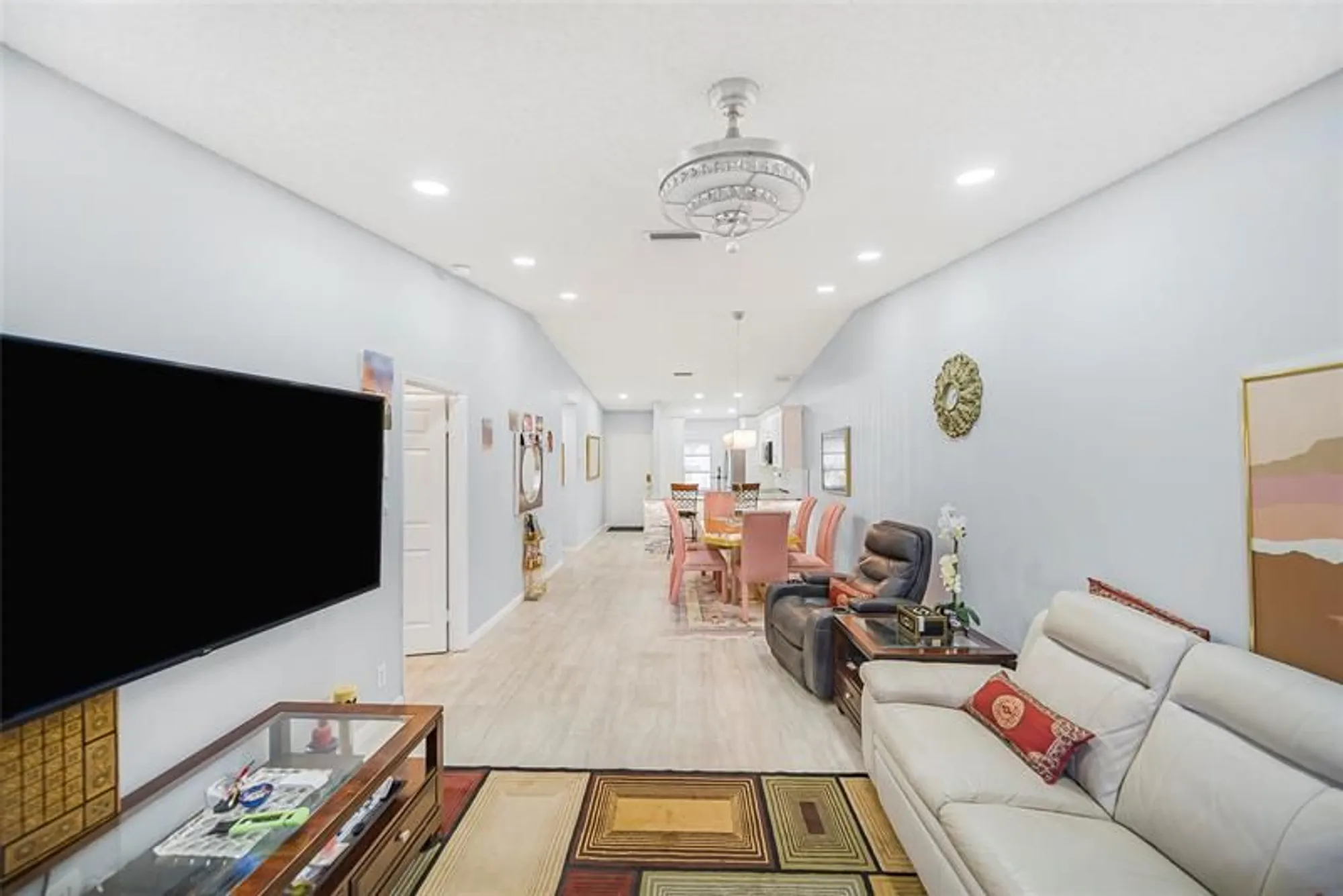 Property Slideshow image 11 of 34 | 18527 horizon ave b, Boca Raton, FL, 33496