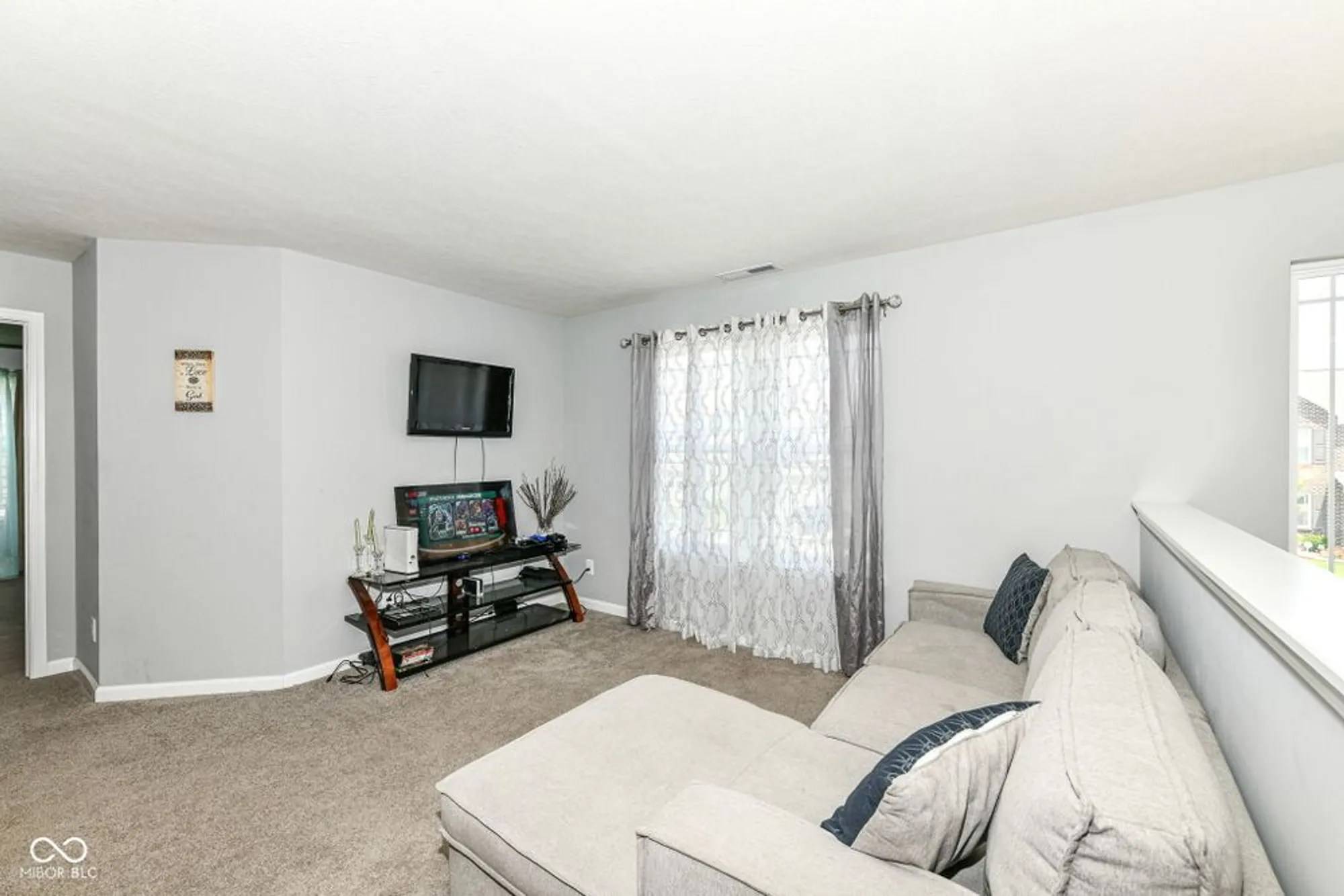 Property Slideshow image 19 of 41 | 9053 fitzgerald dr, Indianapolis, IN, 46239
