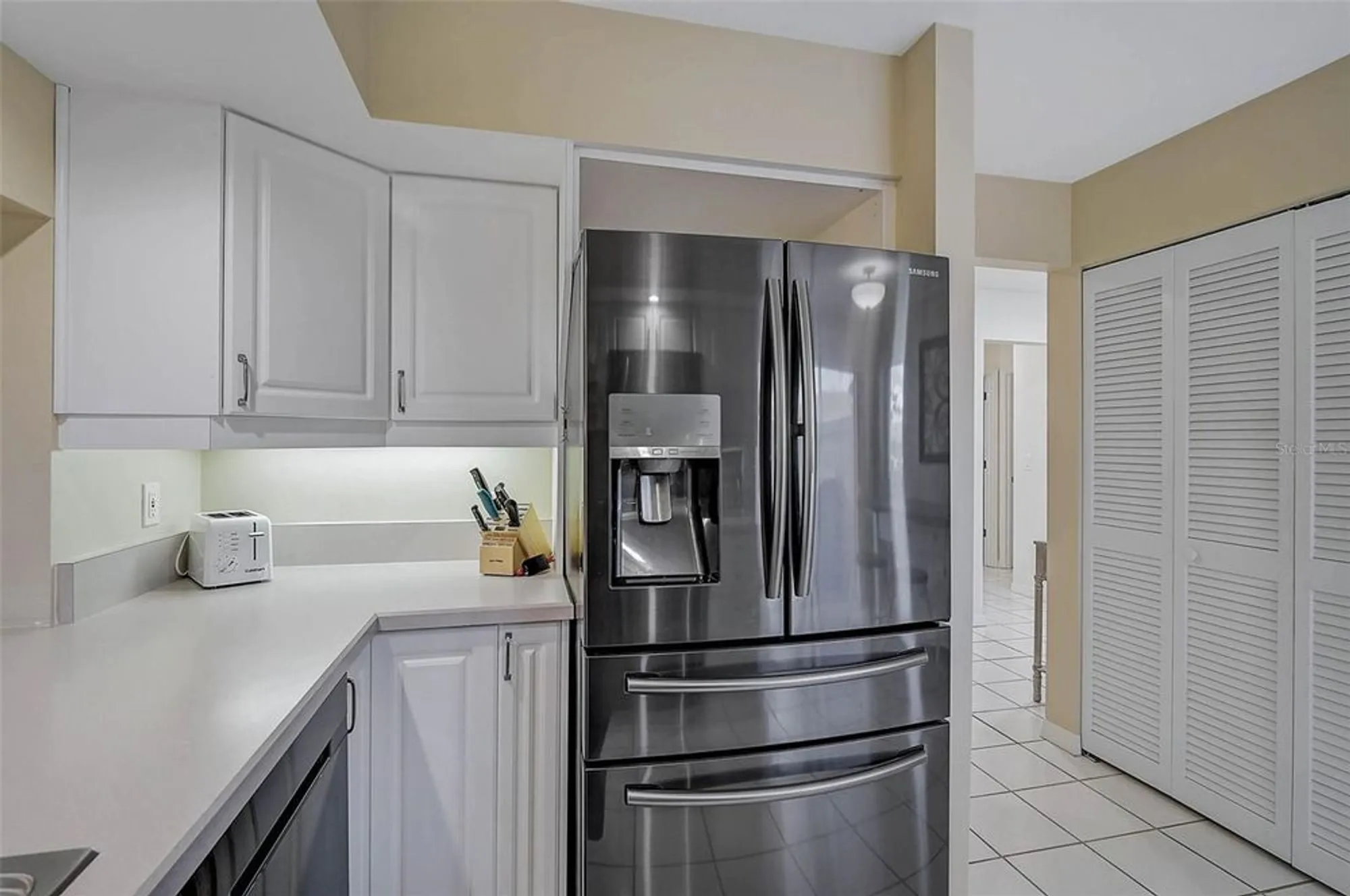 Property Slideshow image 11 of 49 | 7341 golf pointe cir, Sarasota, FL, 34243