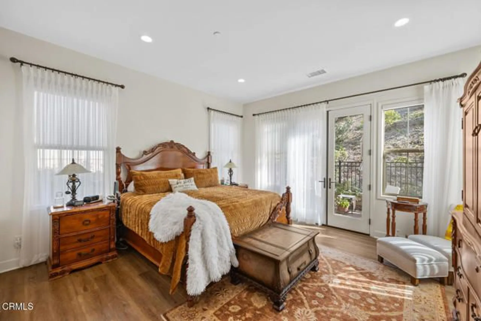 Property Slideshow image 19 of 76 | 2188 jovana ct, Camarillo, CA, 93012