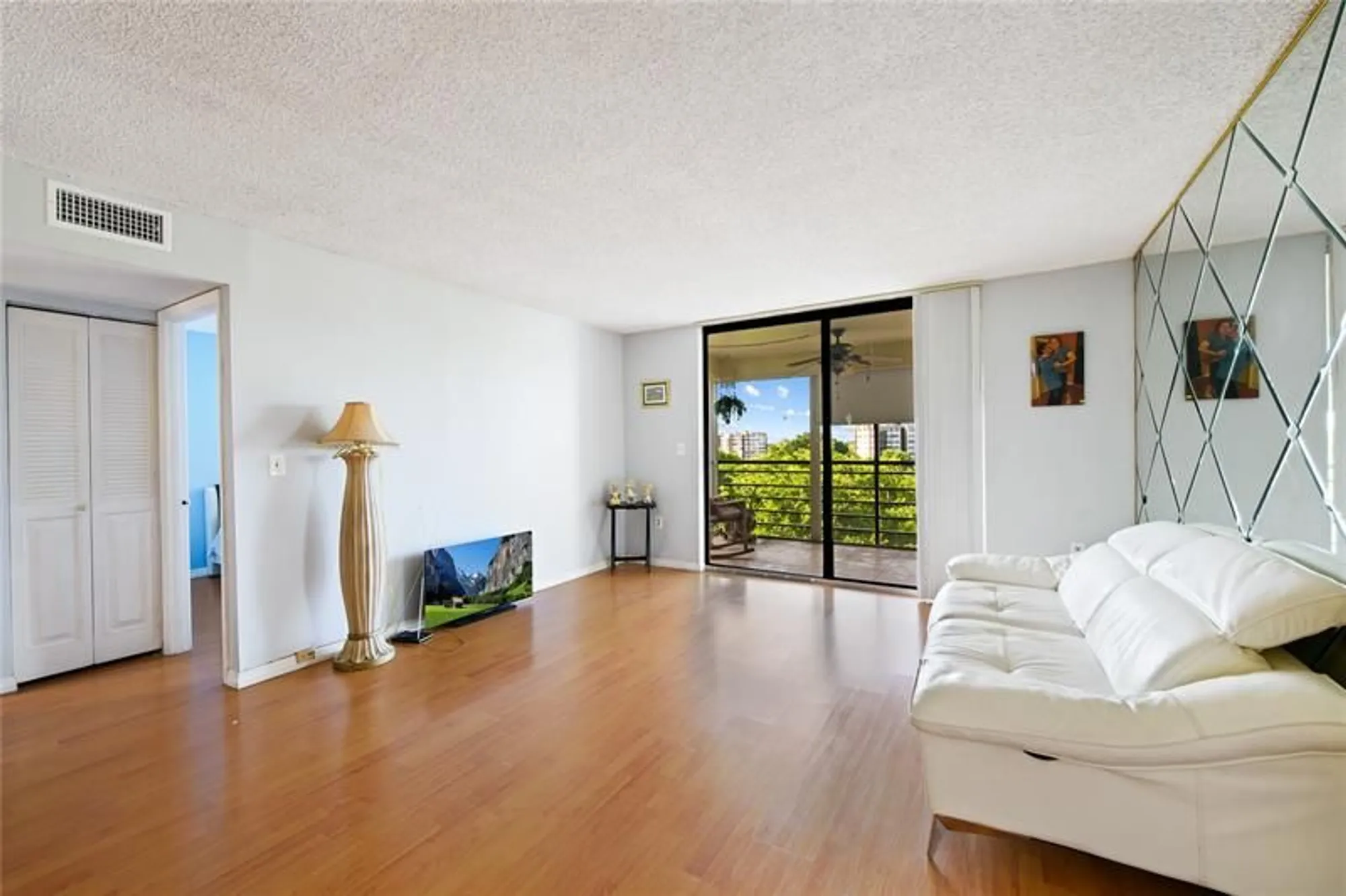 Property Slideshow image 7 of 28 | 1400 saint charles pl 615, Pembroke Pines, FL, 33026