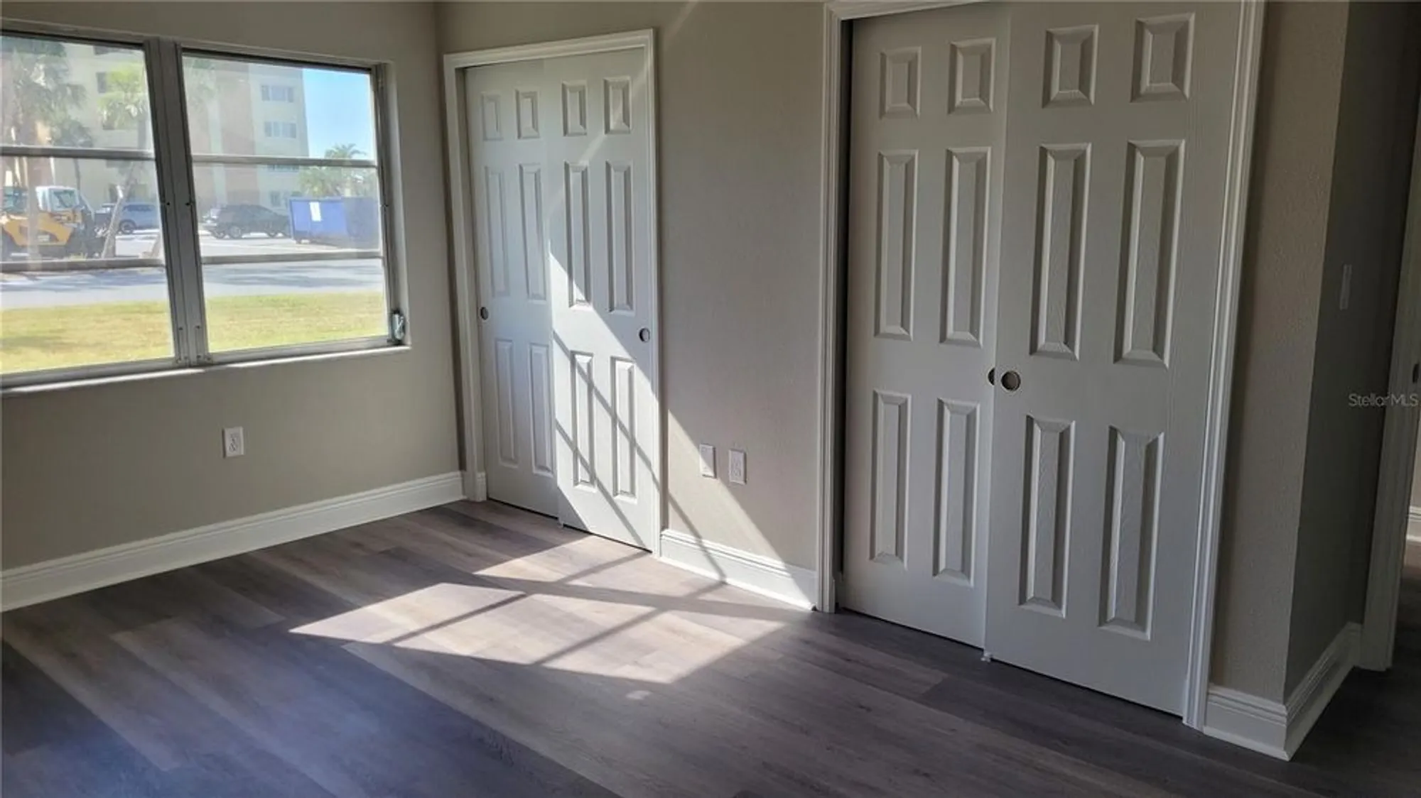 Property Slideshow image 8 of 32 | 4650 cove cir apt 111, St Petersburg, FL, 33708