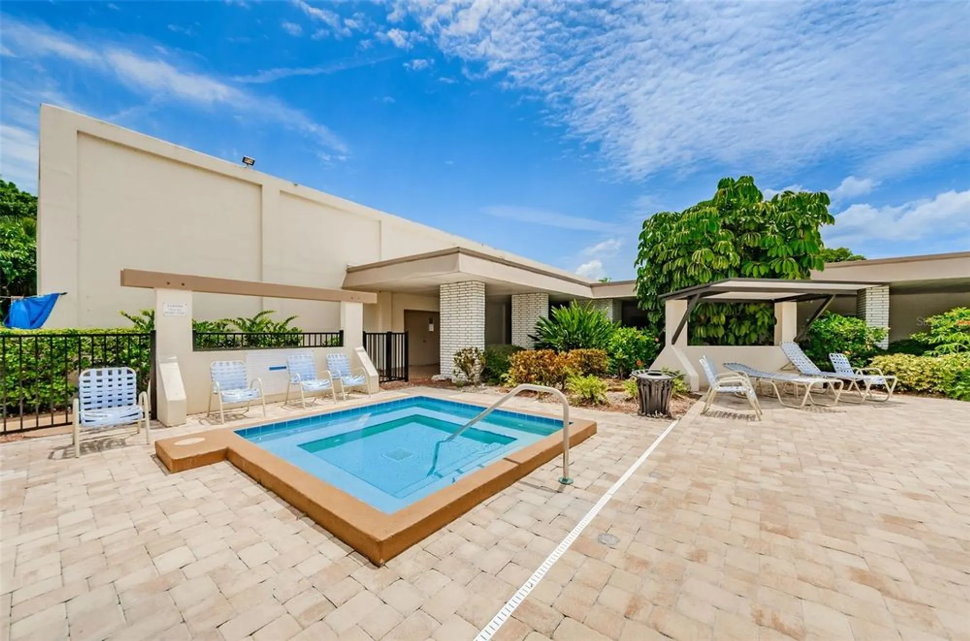Property Slideshow image 41 of 64 | 5660 80th st n unit b106, St Petersburg, FL, 33709