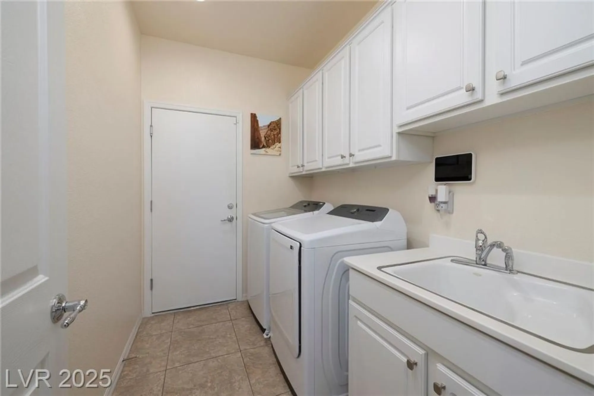 Property Slideshow image 19 of 41 | 2320 anderson park dr, Henderson, NV, 89044