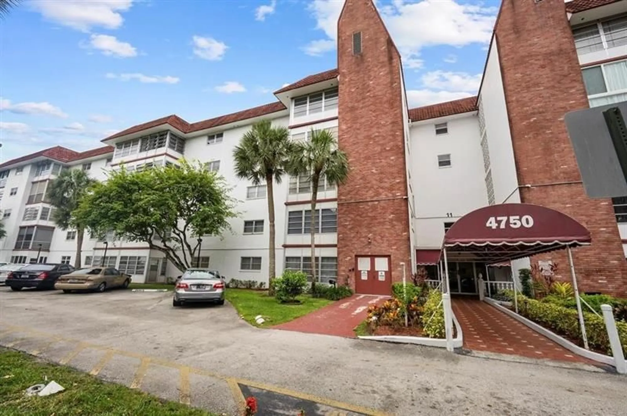 Property Slideshow image 27 of 32 | 4750 nw 22nd ct apt 208, Lauderhill, FL, 33313