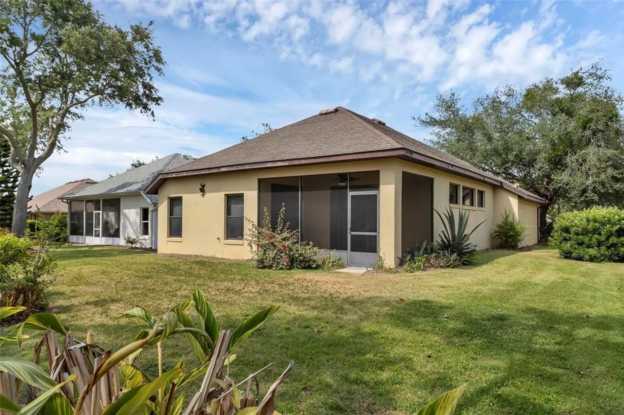 Property Slideshow image 25 of 58 | 8167 bridgeport bay cir, Mount Dora, FL, 32757