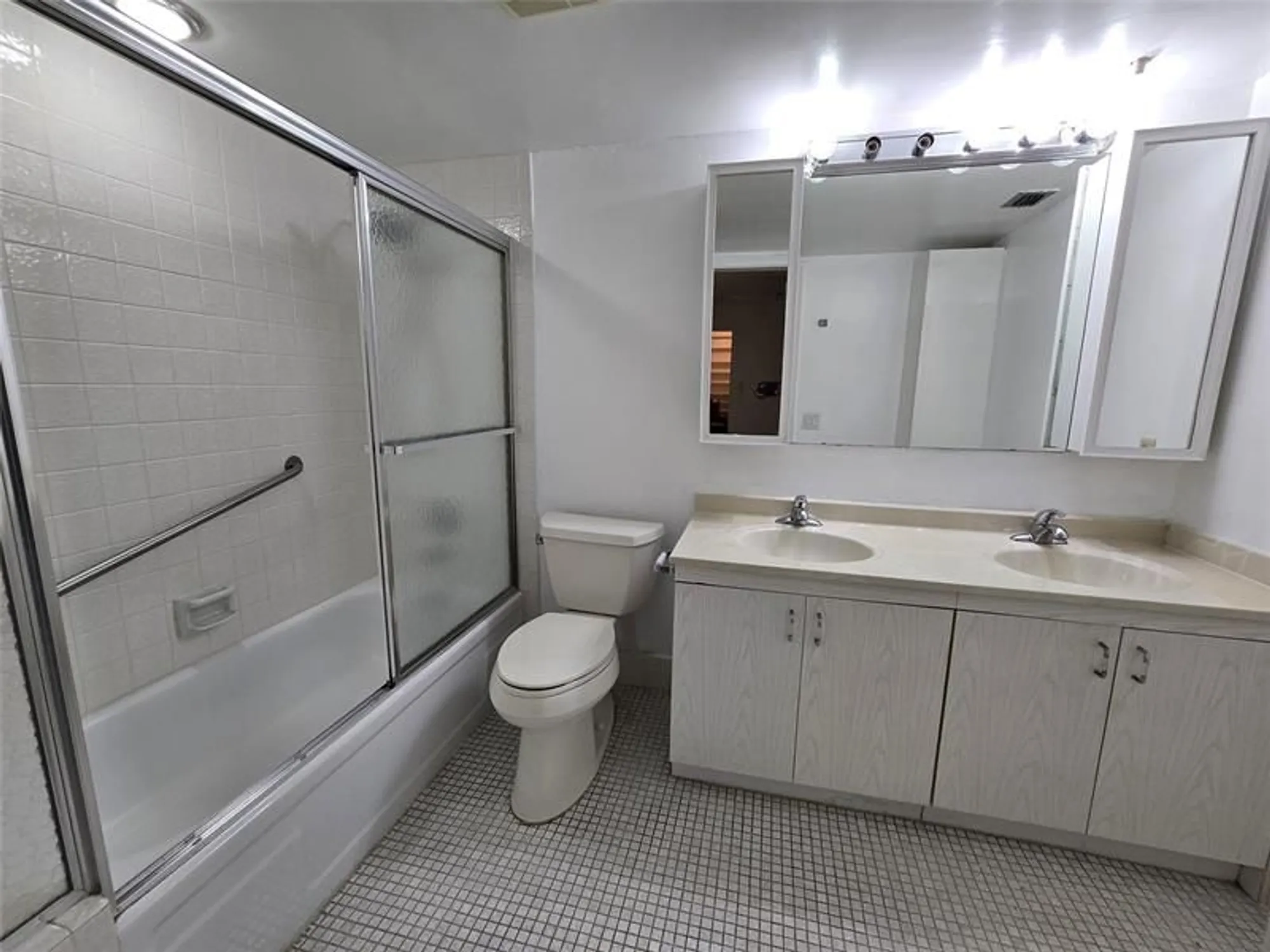 Property Slideshow image 7 of 36 | 2103 lucaya bnd c1, Coconut Creek, FL, 33066