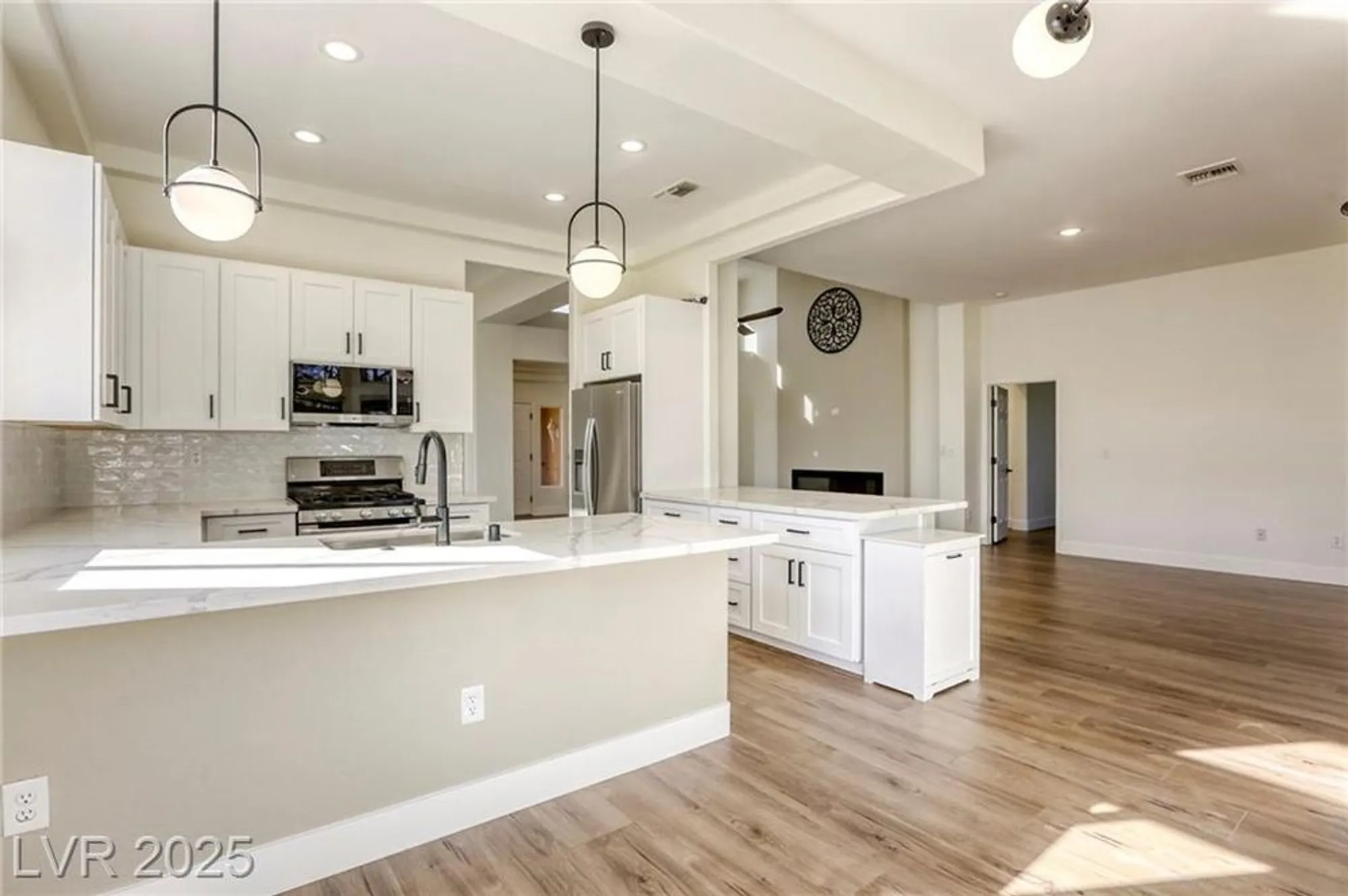 Property Slideshow image 17 of 46 | 9800 villa ridge dr, Las Vegas, NV, 89134