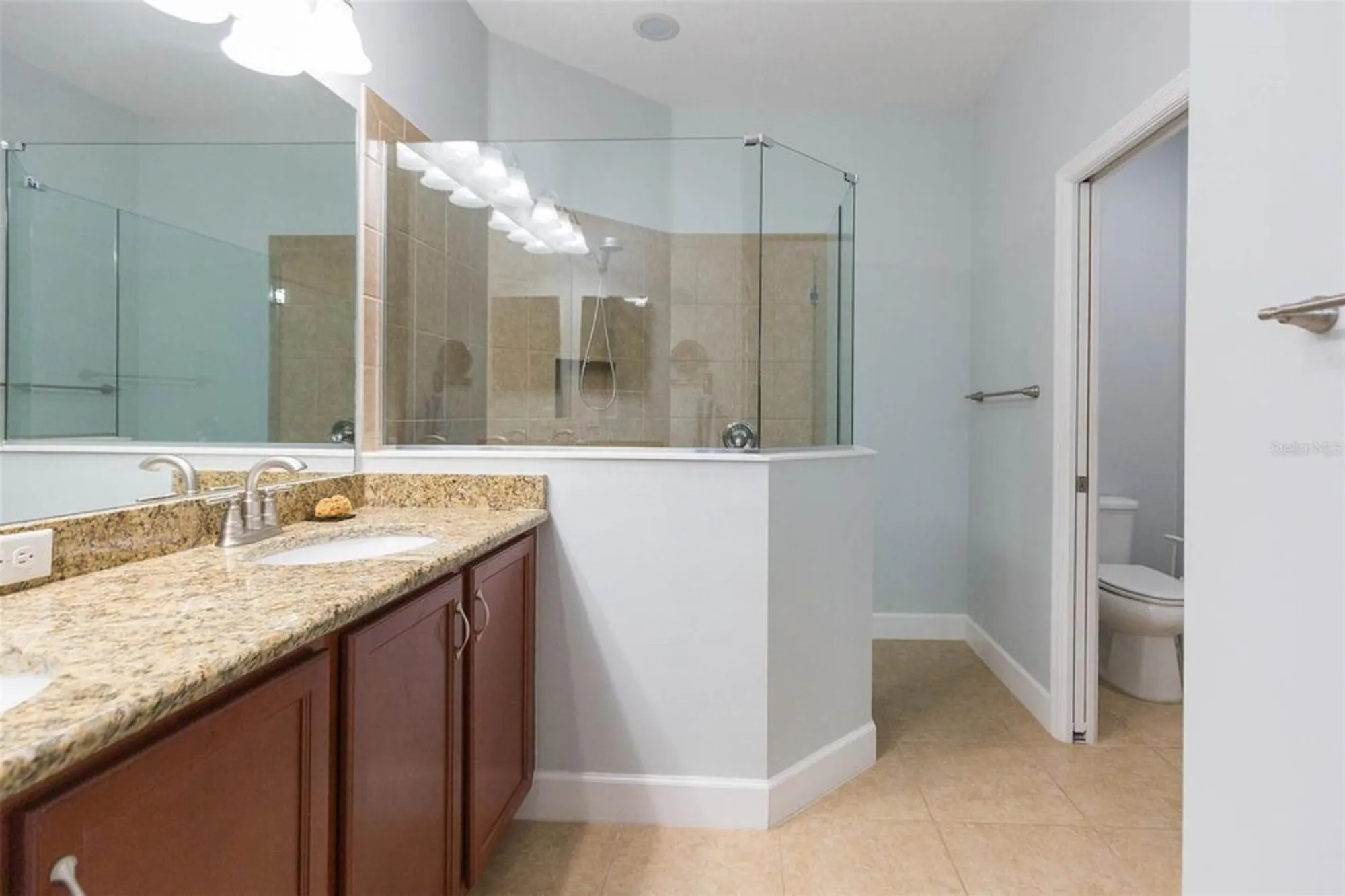 Property Slideshow image 25 of 57 | 712 chipper dr, Sun City Center, FL, 33573