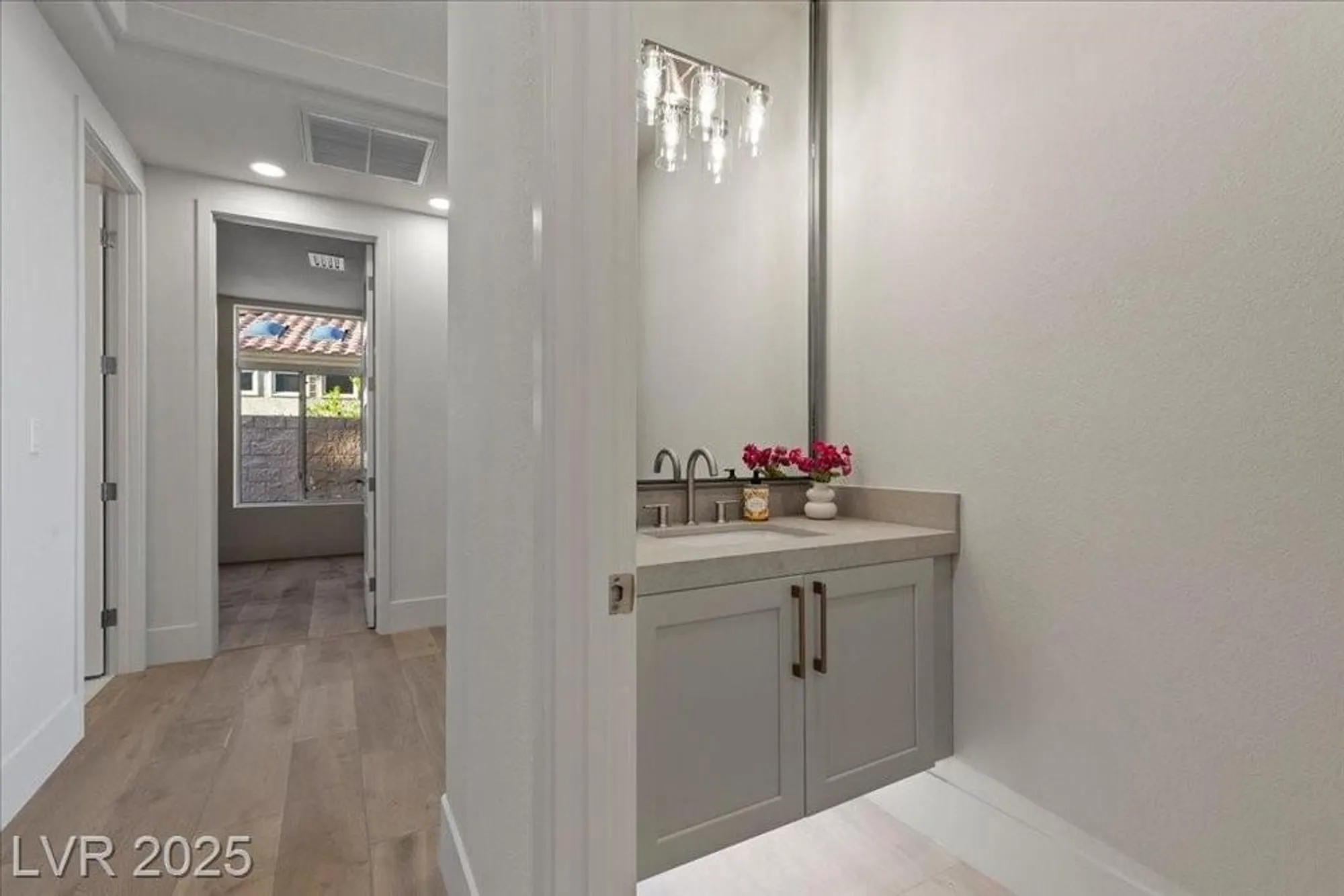 Property Slideshow image 46 of 78 | 2508 faiss dr, Las Vegas, NV, 89134