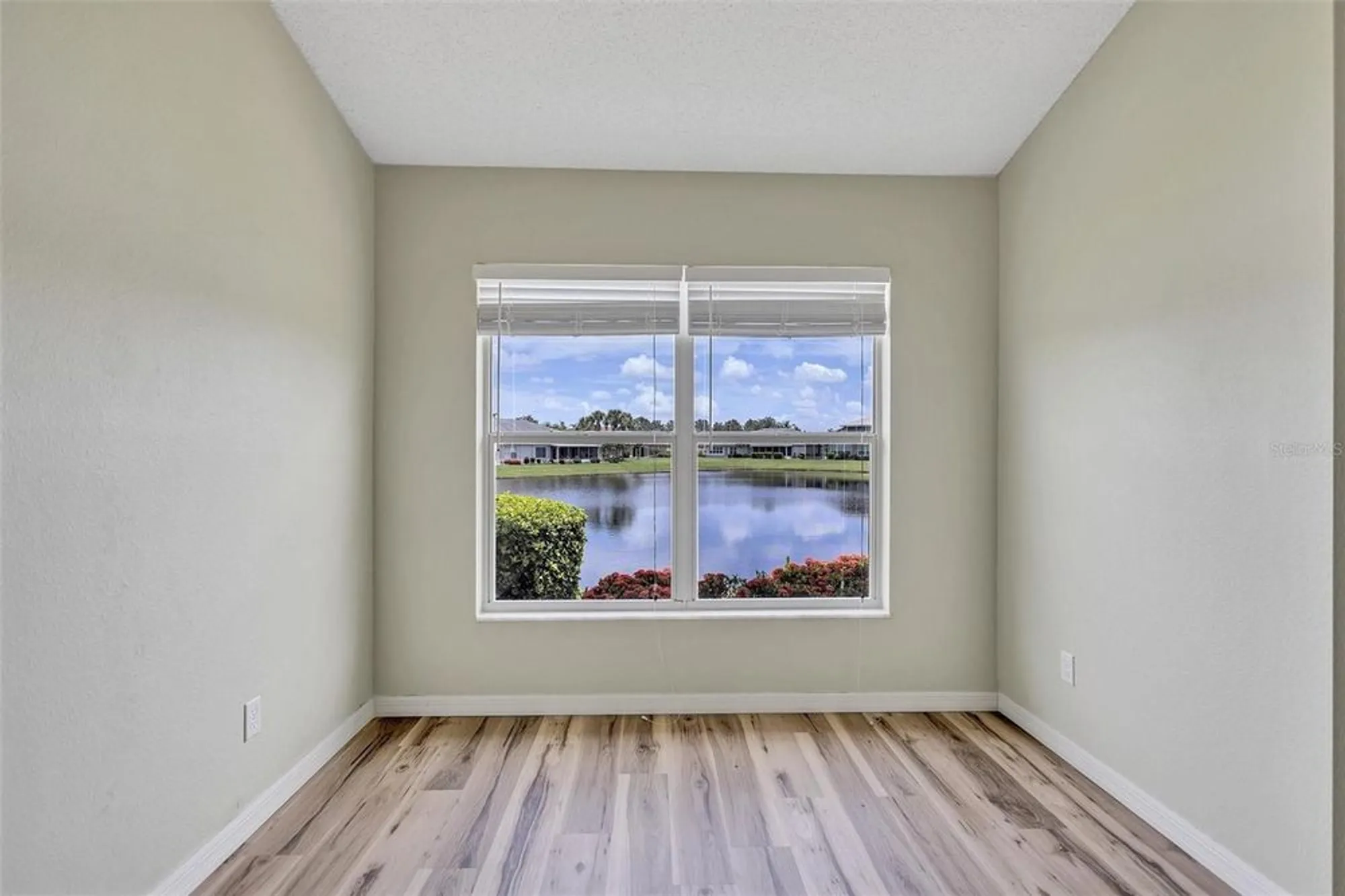 Property Slideshow image 22 of 48 | 811 staffordshire ln 32, Sun City Center, FL, 33573