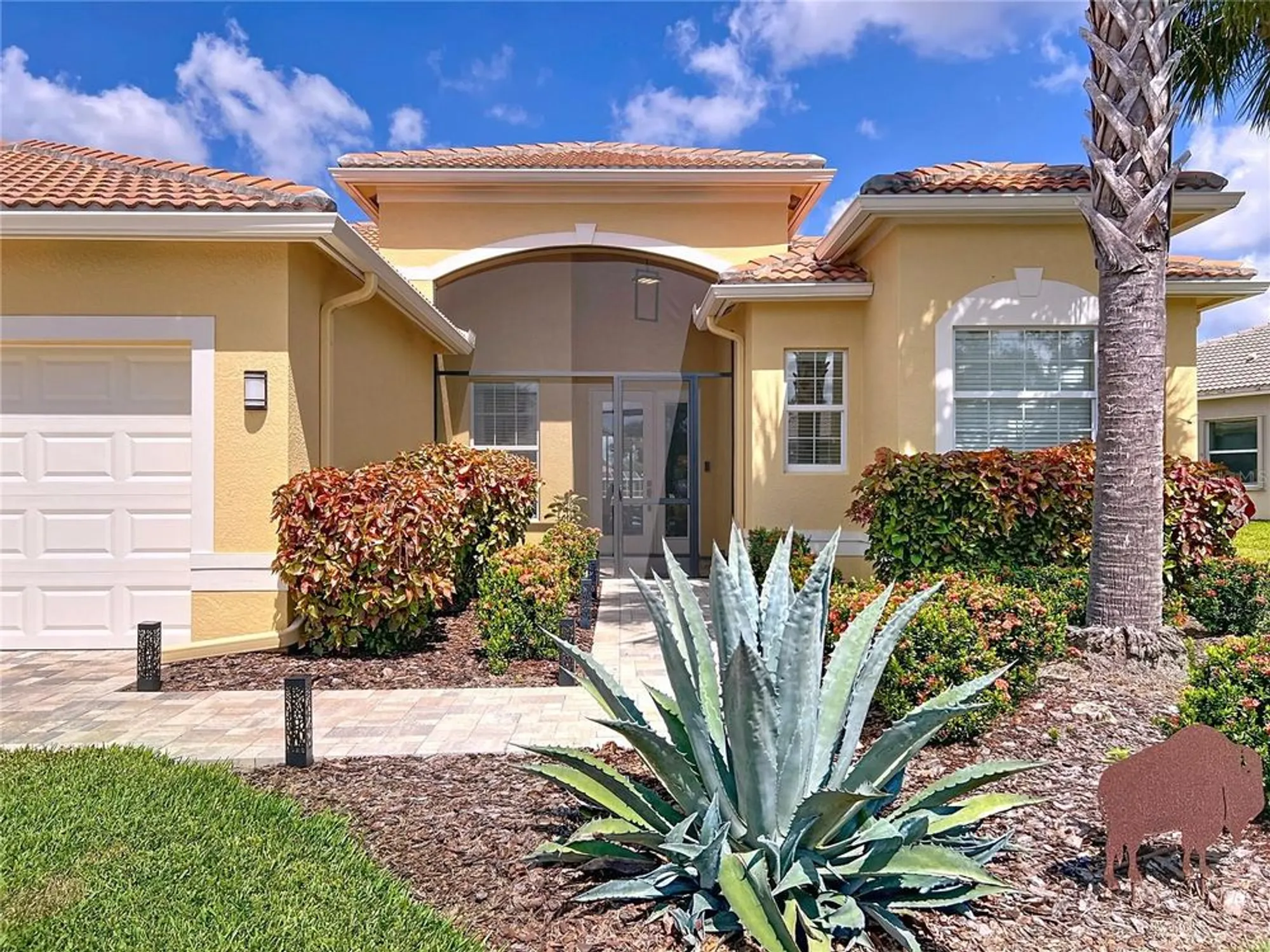 Property Slideshow image 2 of 74 | 16244 diamond bay dr, Wimauma, FL, 33598