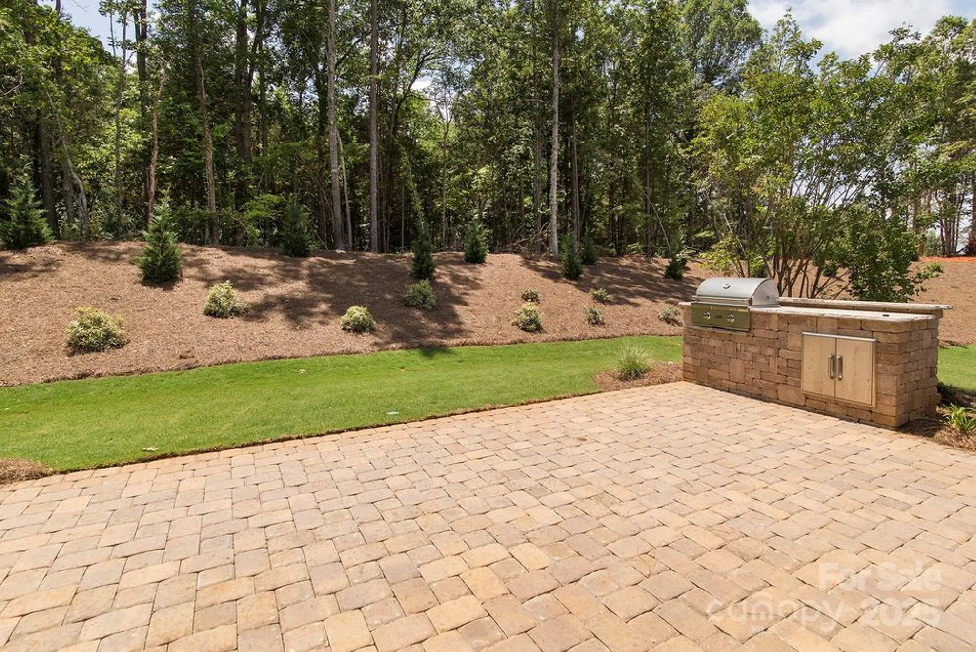 Property Slideshow image 13 of 27 | 8933 silver springs ct, Charlotte, NC, 28215