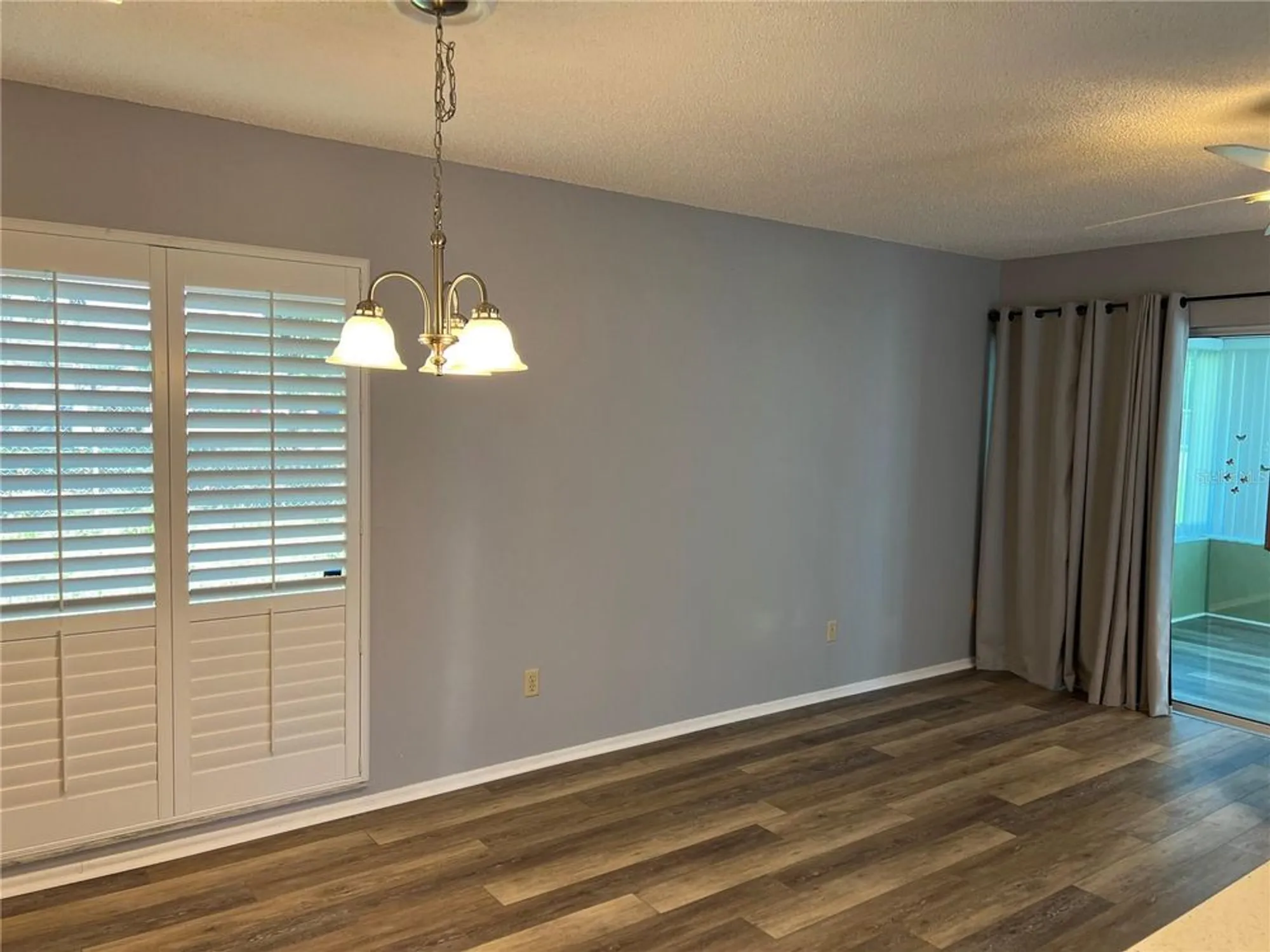 Property Slideshow image 7 of 33 | 1614 berwick ct d, Palm Harbor, FL, 34684