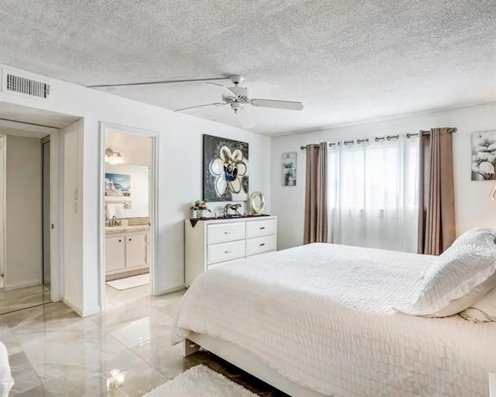 Property Slideshow image 20 of 25 | 4751 nw 21st st 300, Lauderhill, FL, 33313