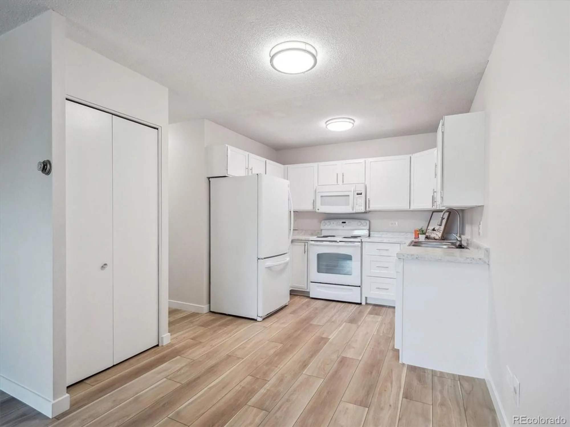 Property Slideshow image 5 of 50 | 635 s alton way 1c, Denver, CO, 80247