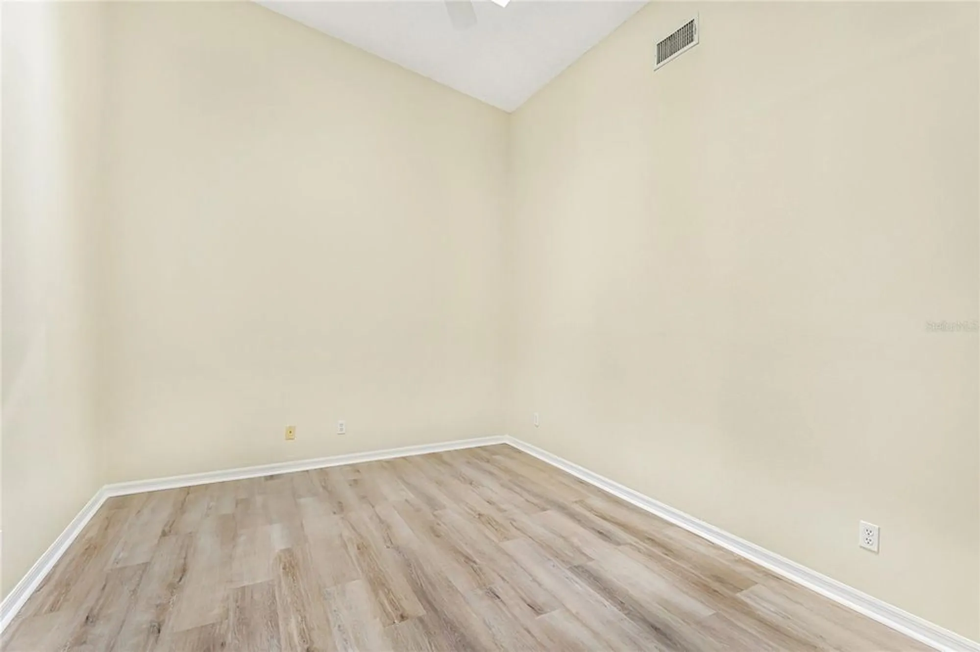 Property Slideshow image 21 of 44 | 7106 saint andrews ln, Sarasota, FL, 34243