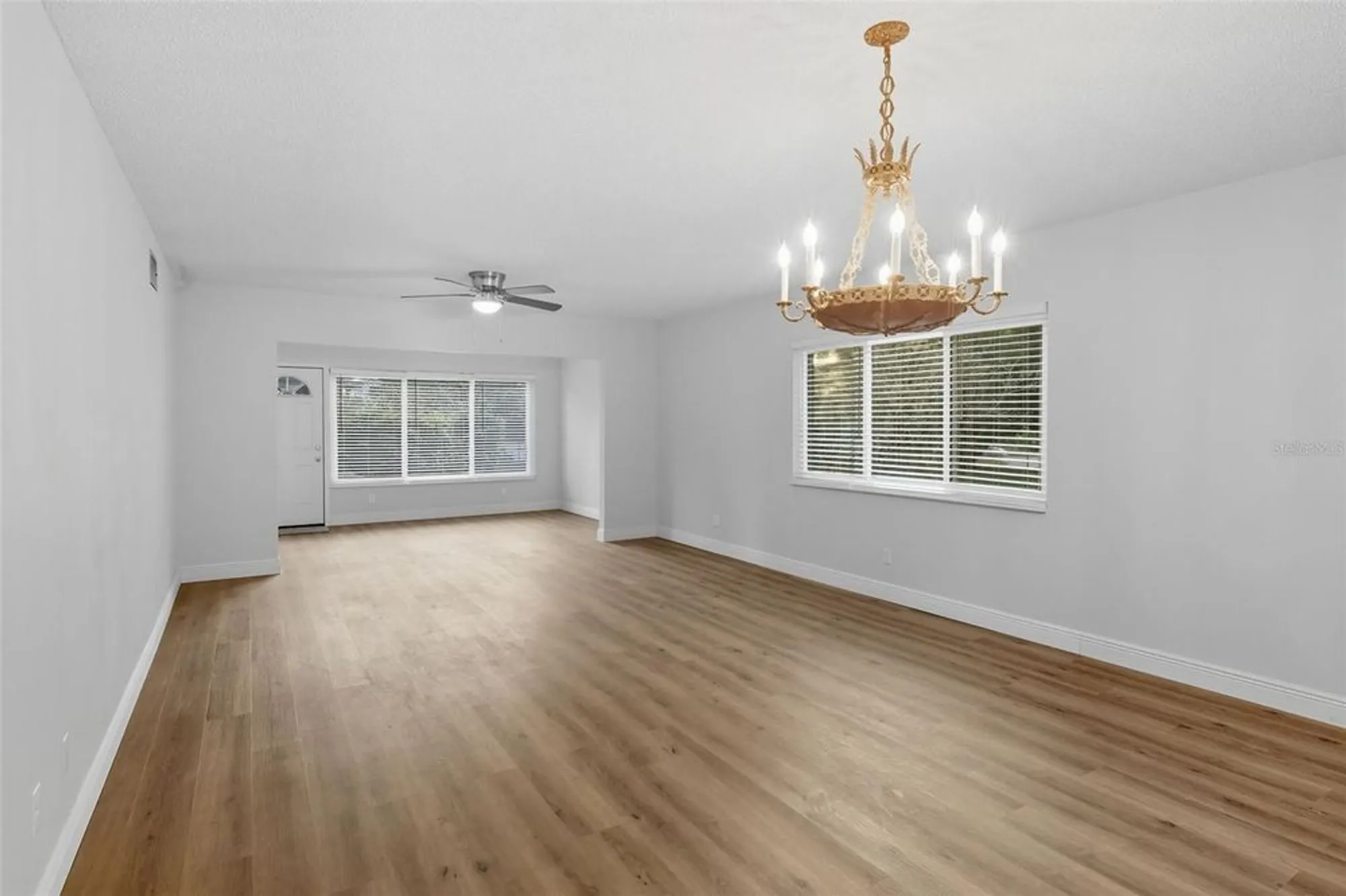 Property Slideshow image 7 of 28 | 2351 irish ln 21, Clearwater, FL, 33763