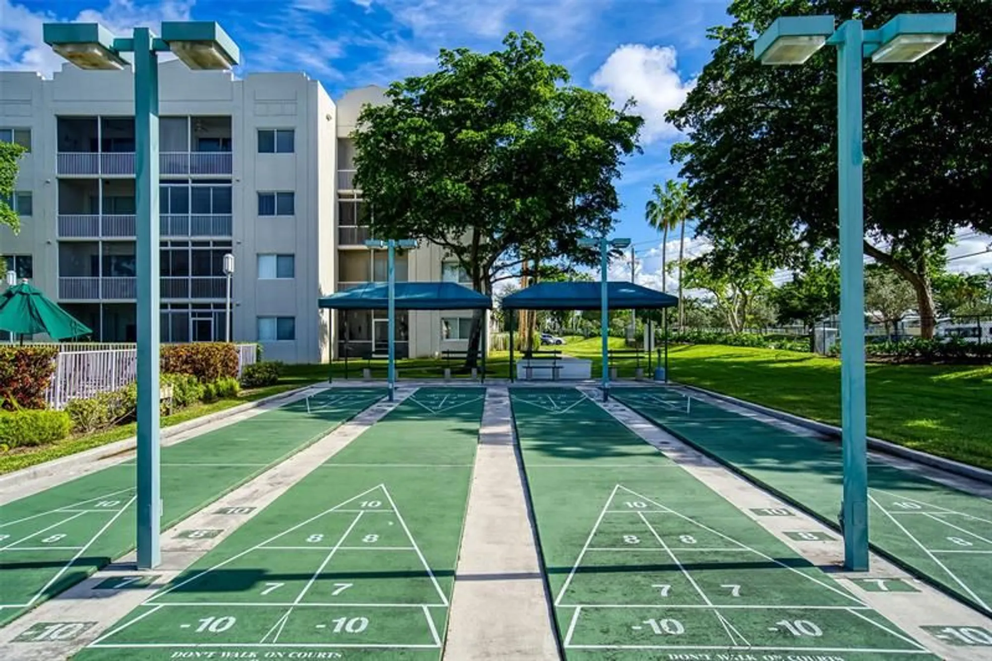 Property Slideshow image 27 of 37 | 7635 southampton ter 402, Tamarac, FL, 33321