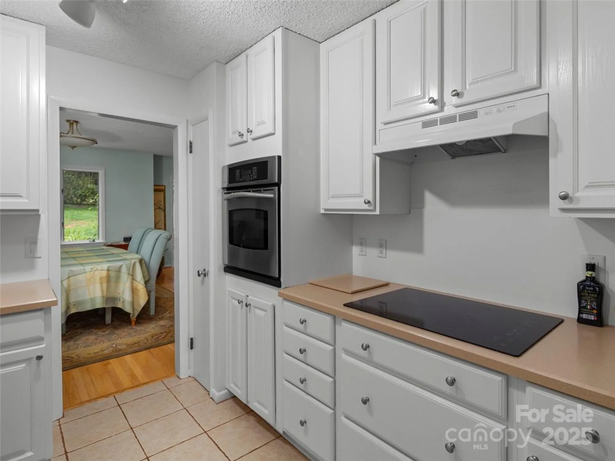 Property Slideshow image 15 of 27 | 102 crowfields dr, Asheville, NC, 28803