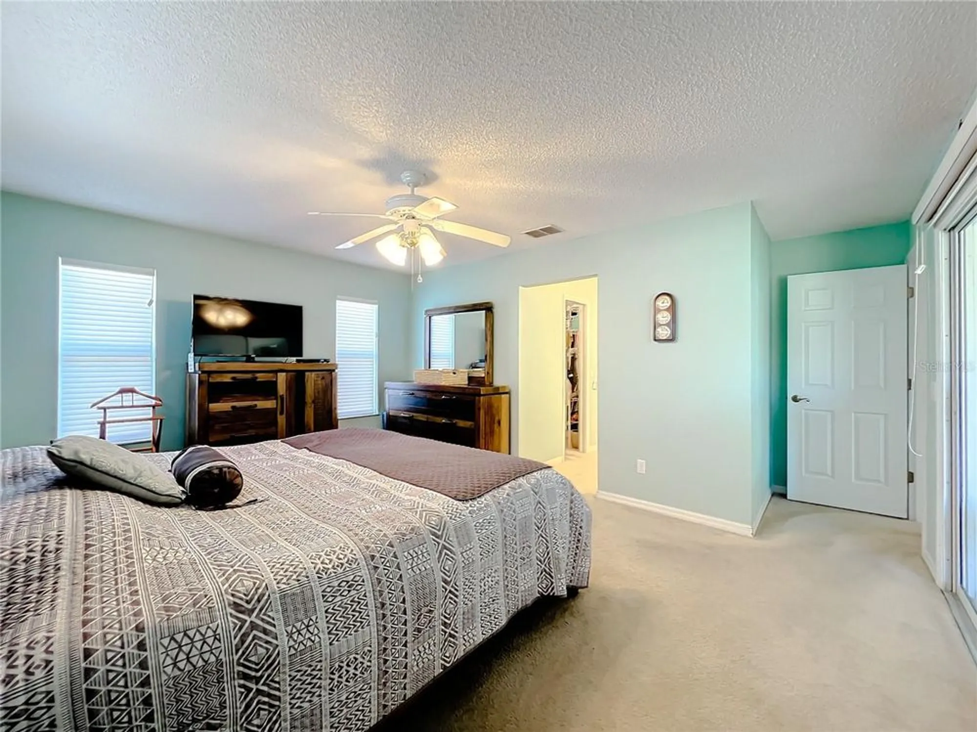 Property Slideshow image 27 of 68 | 32676 oak park dr, Leesburg, FL, 34748